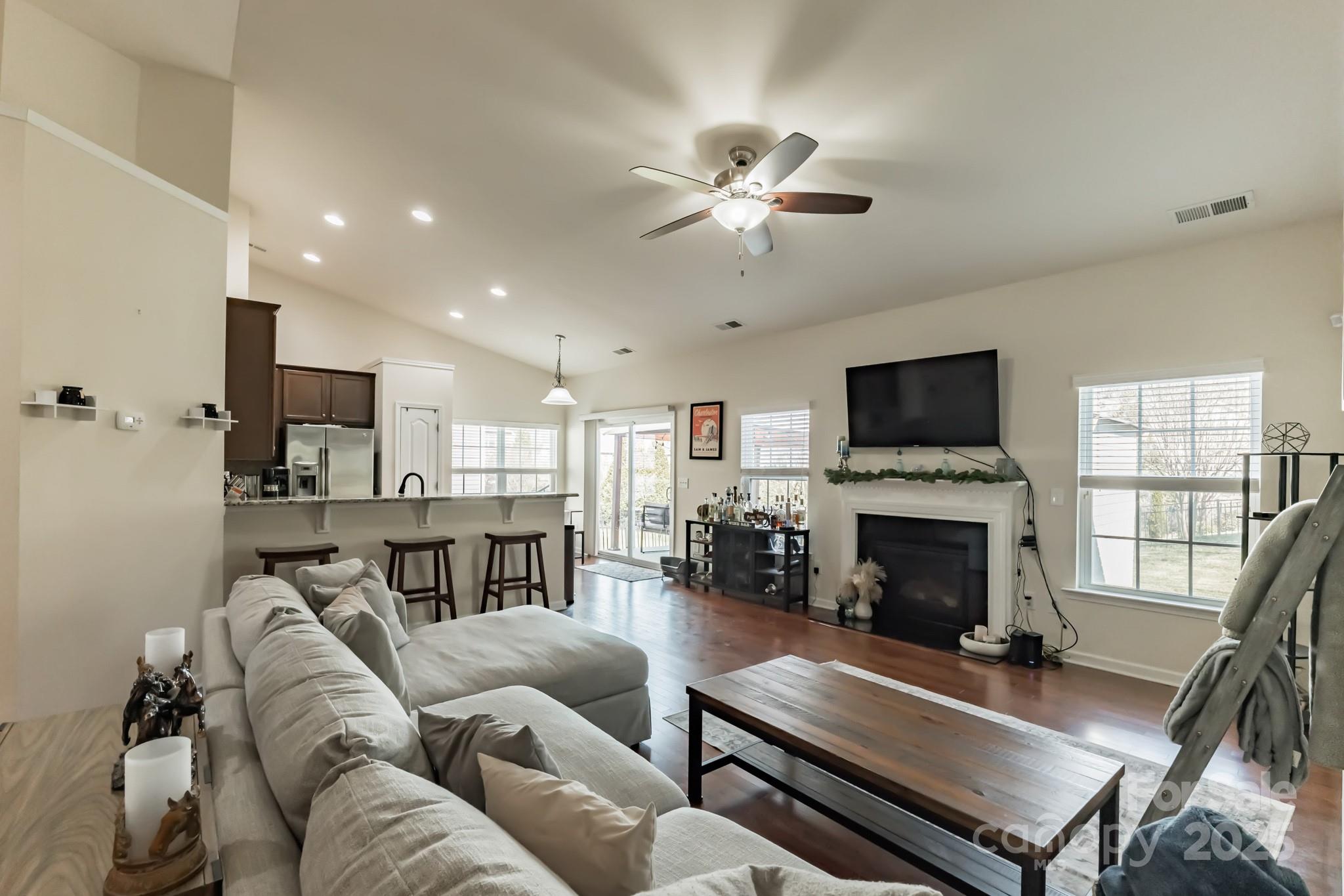 5826 Castlecove Road
