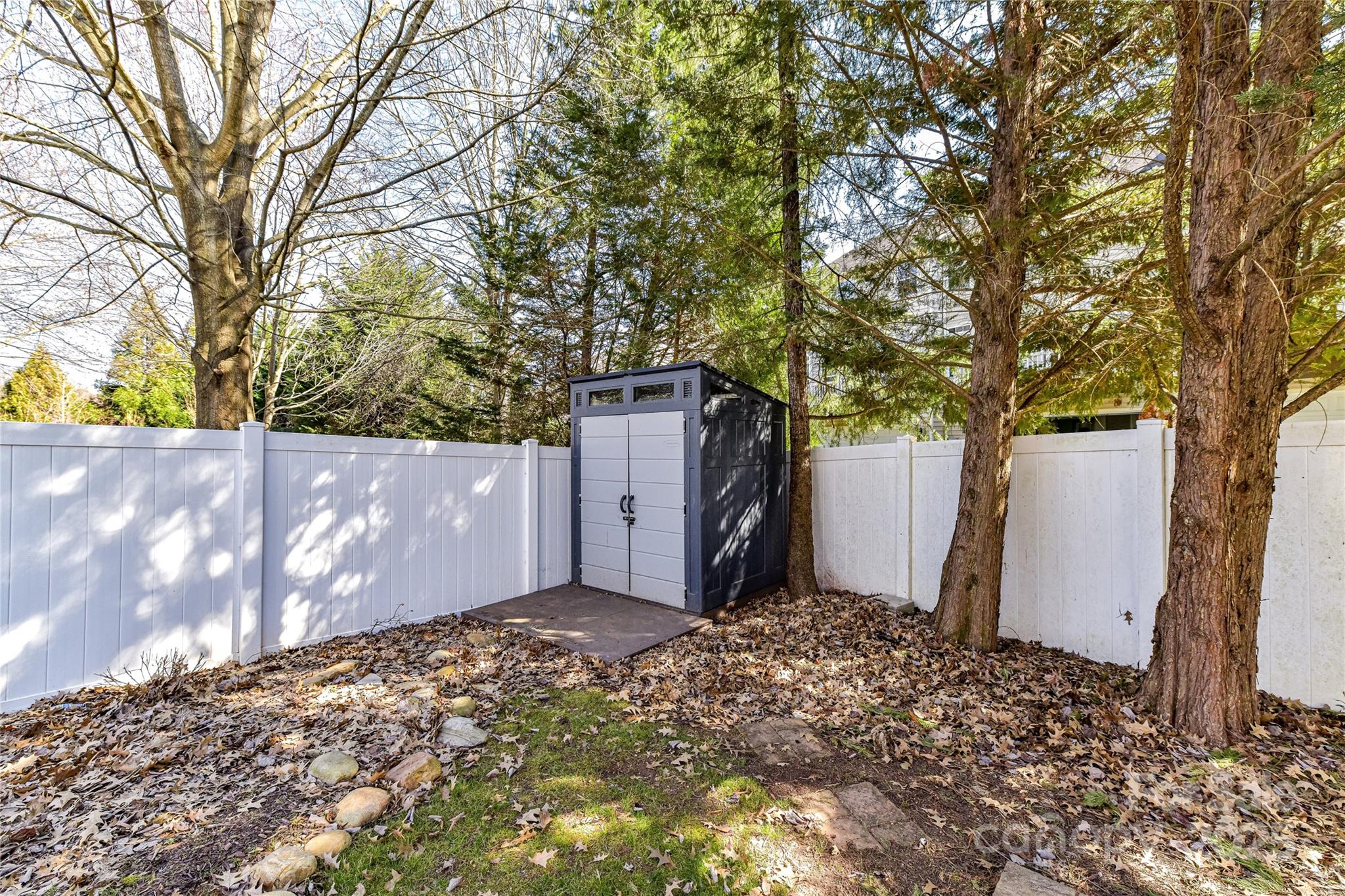 8412 Westmoreland Lake Drive