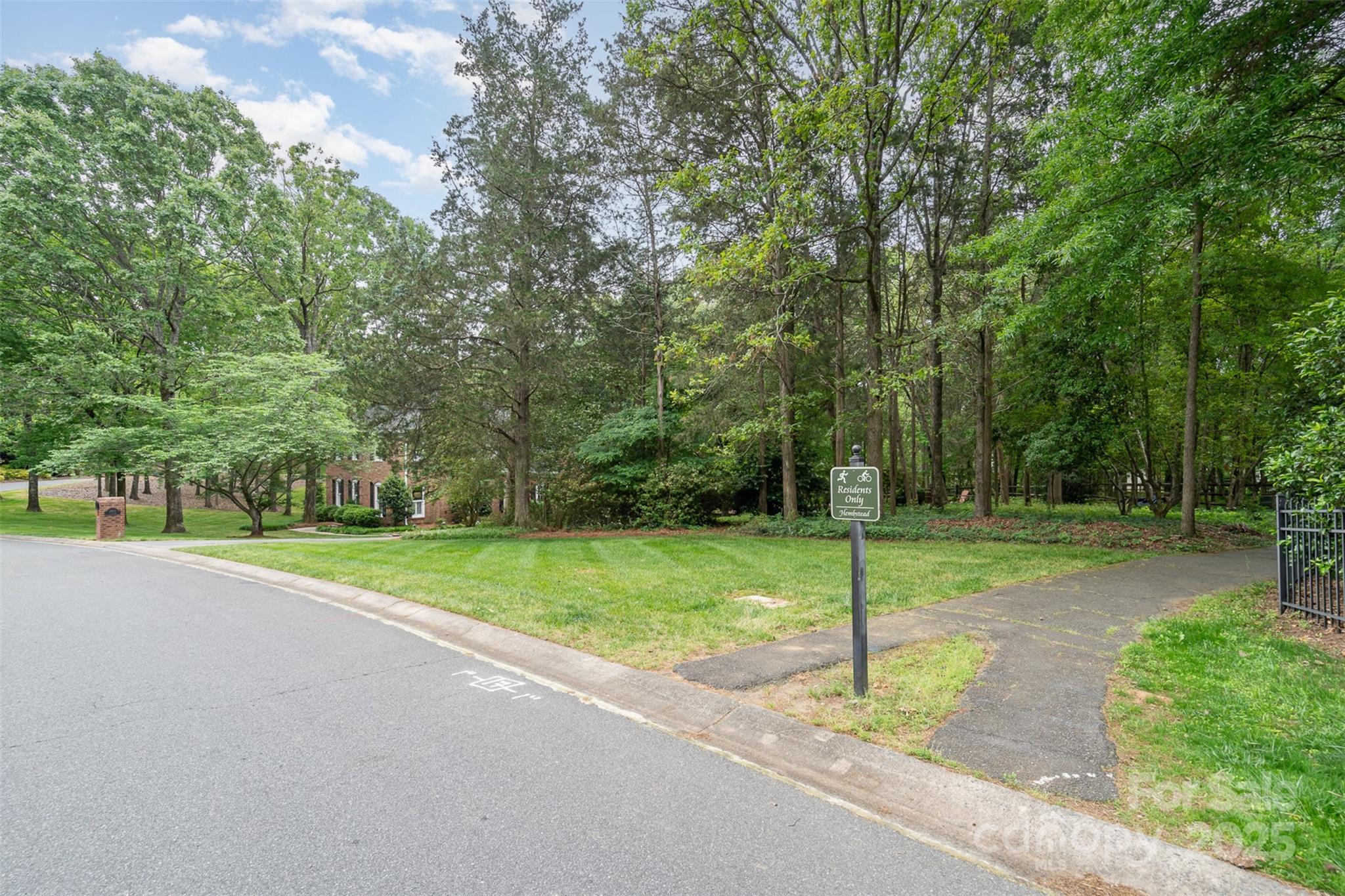2600 Oakmeade Drive