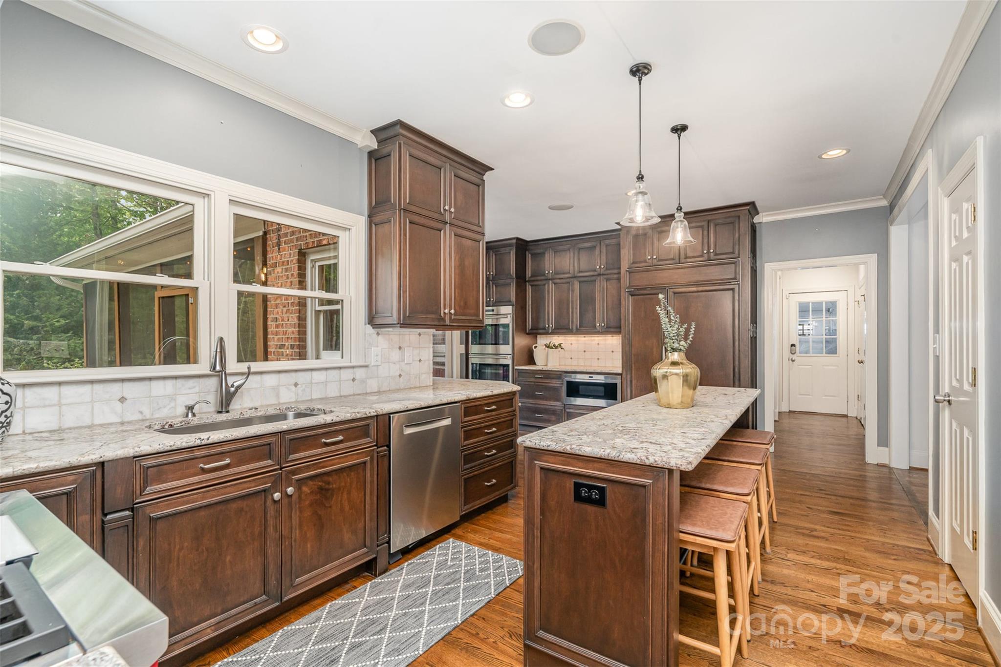 2600 Oakmeade Drive