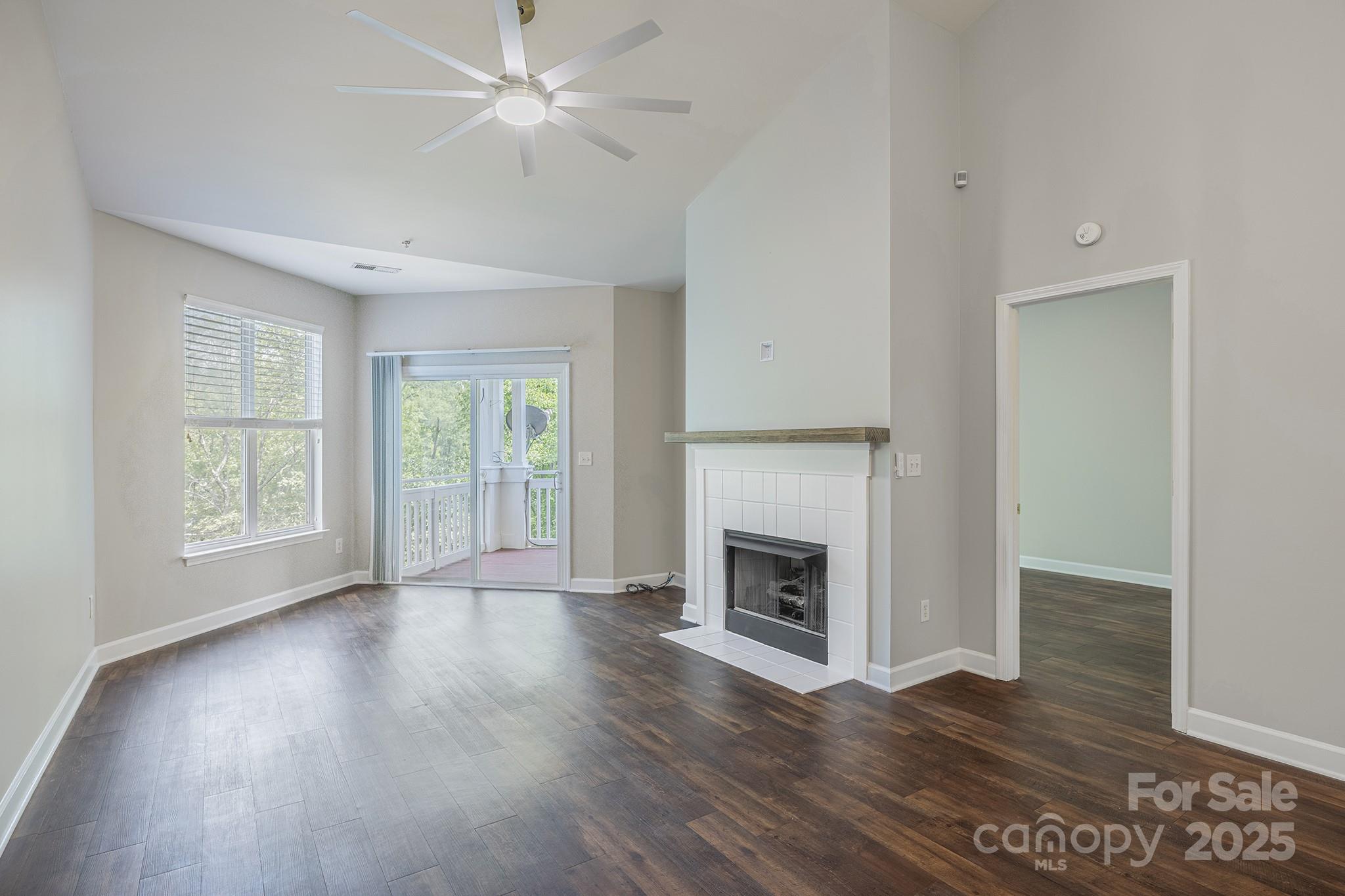 795 Peninsula Drive