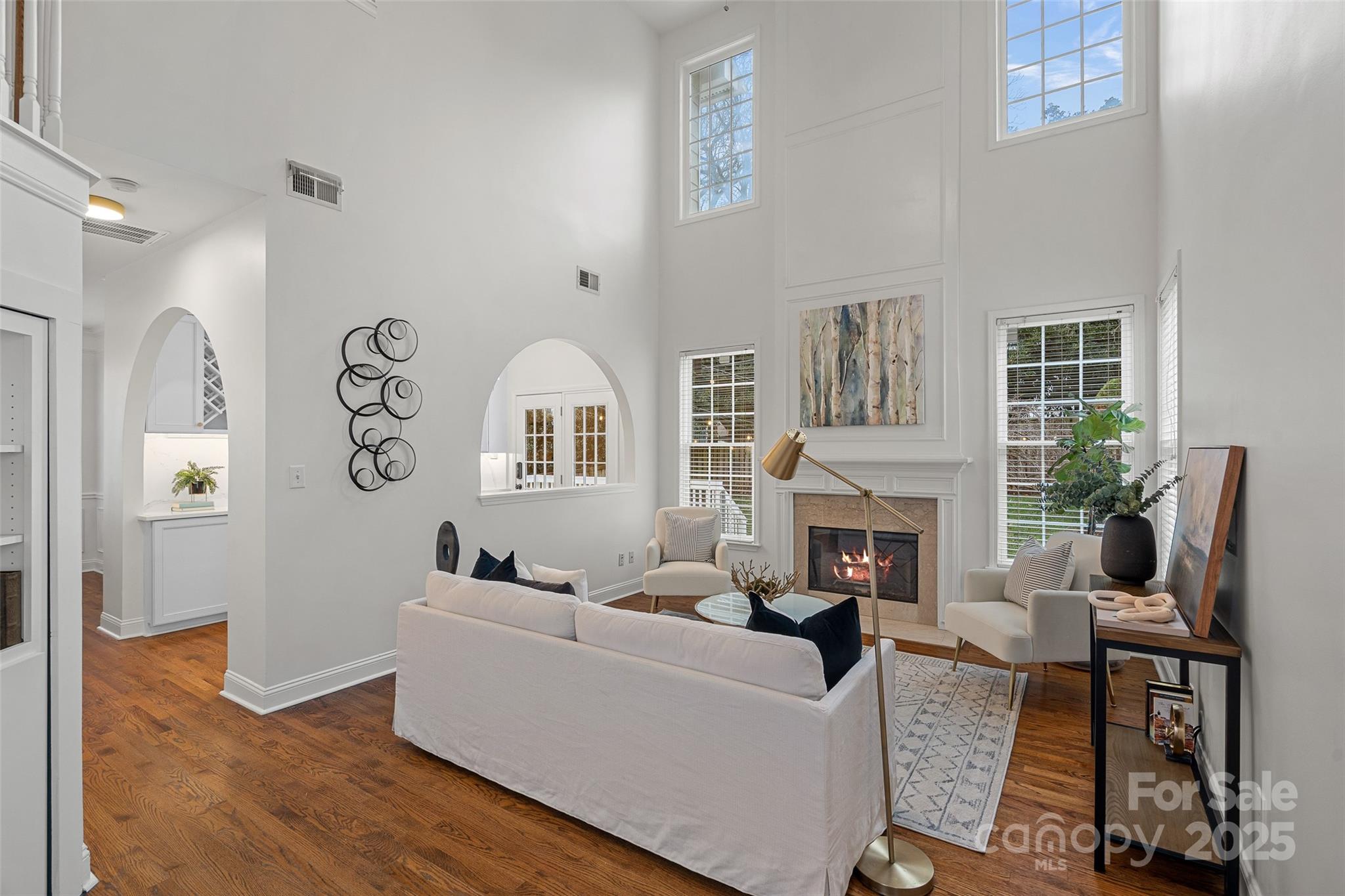 1913 Dunhill Drive
