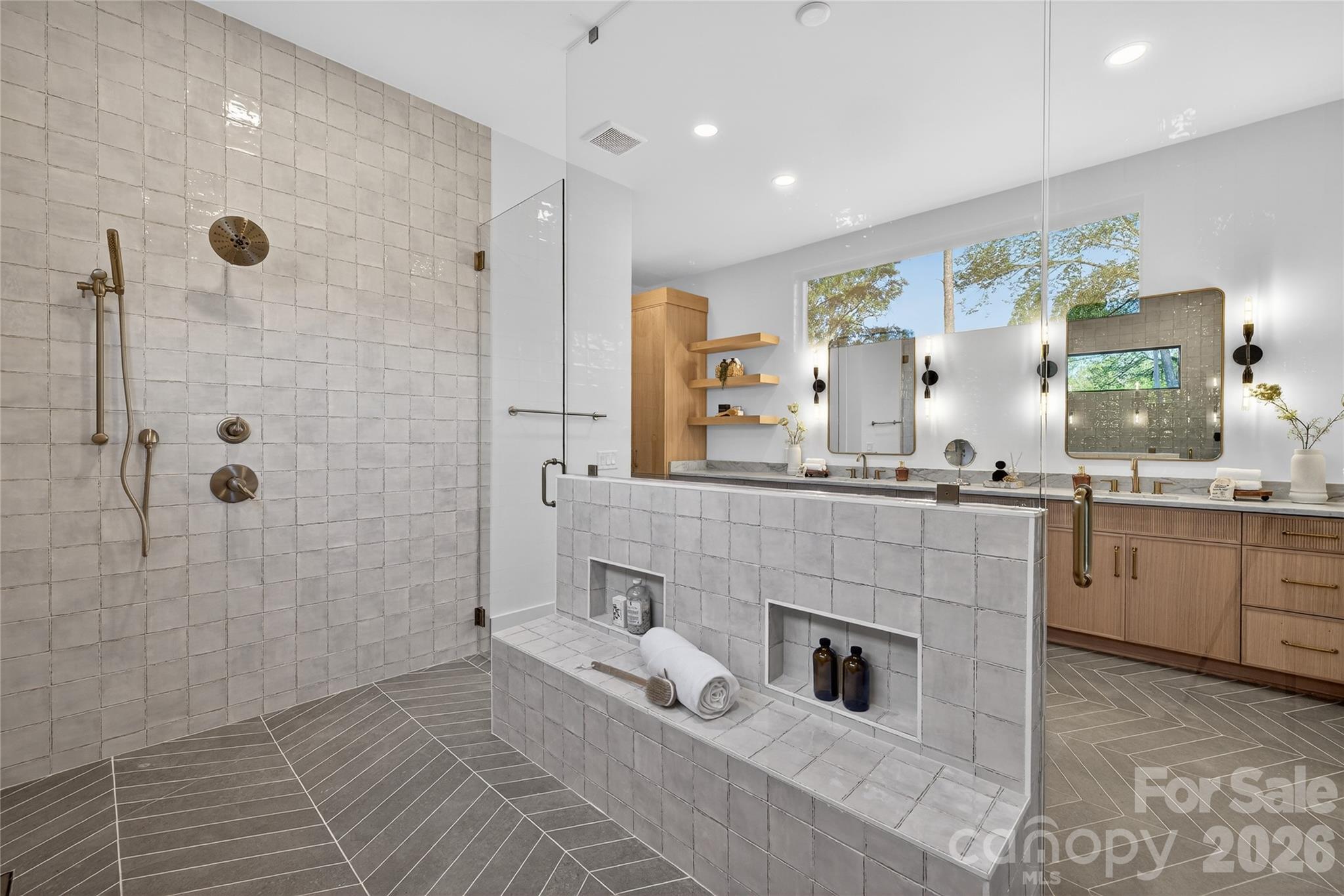 1209 Meadowood Lane