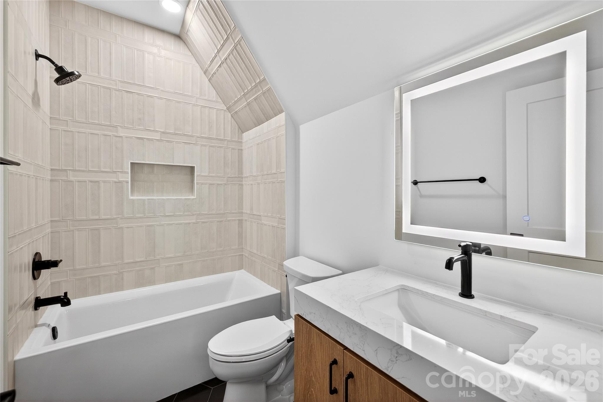 1209 Meadowood Lane