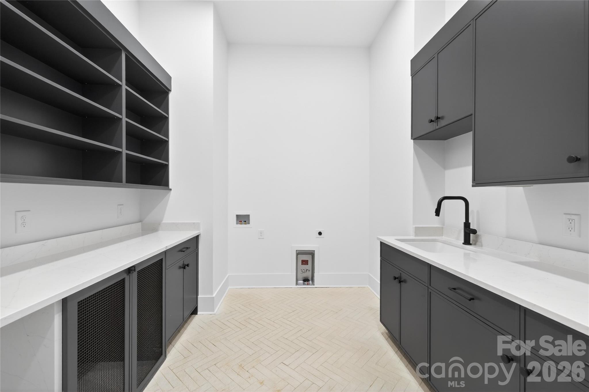 1209 Meadowood Lane