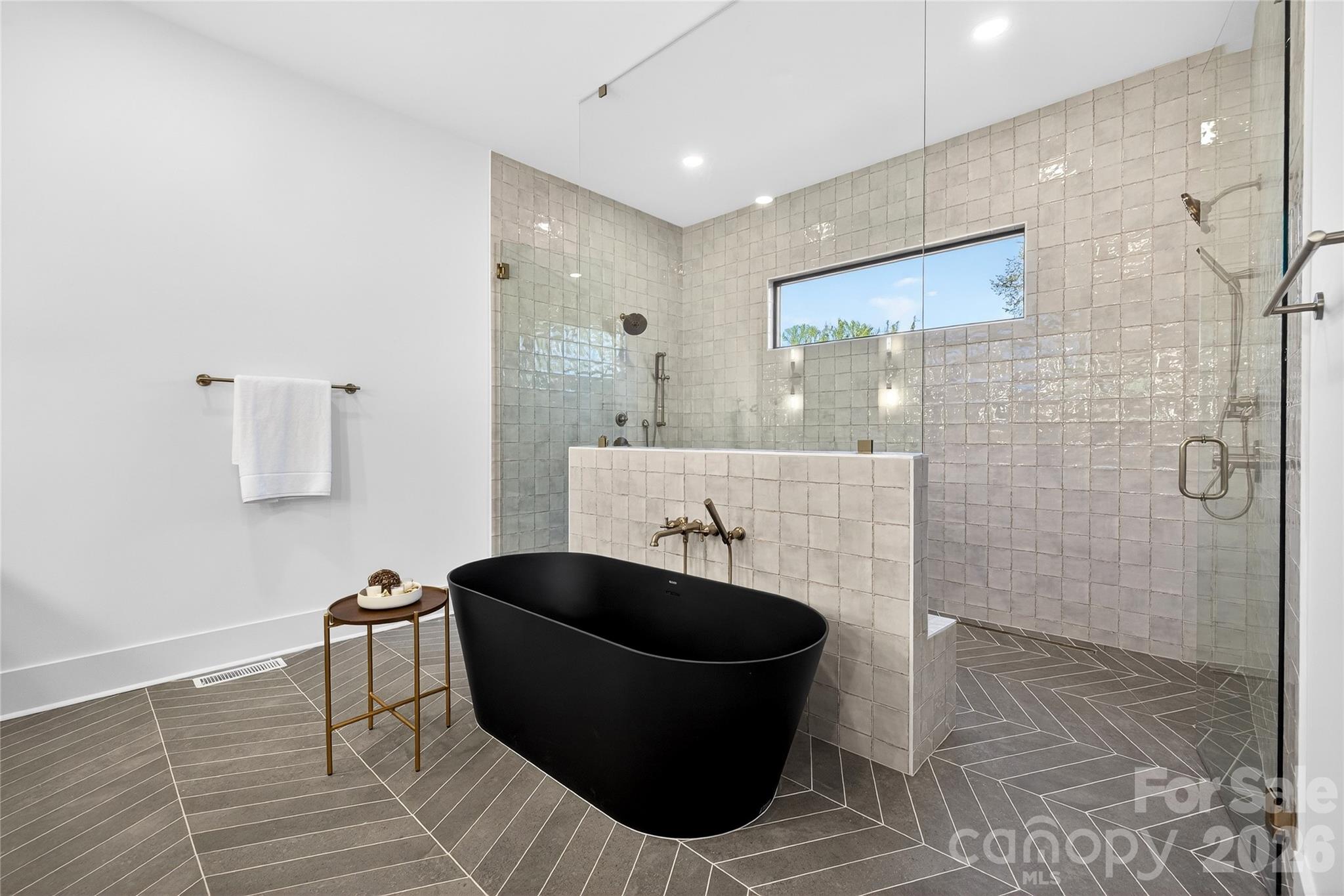 1209 Meadowood Lane