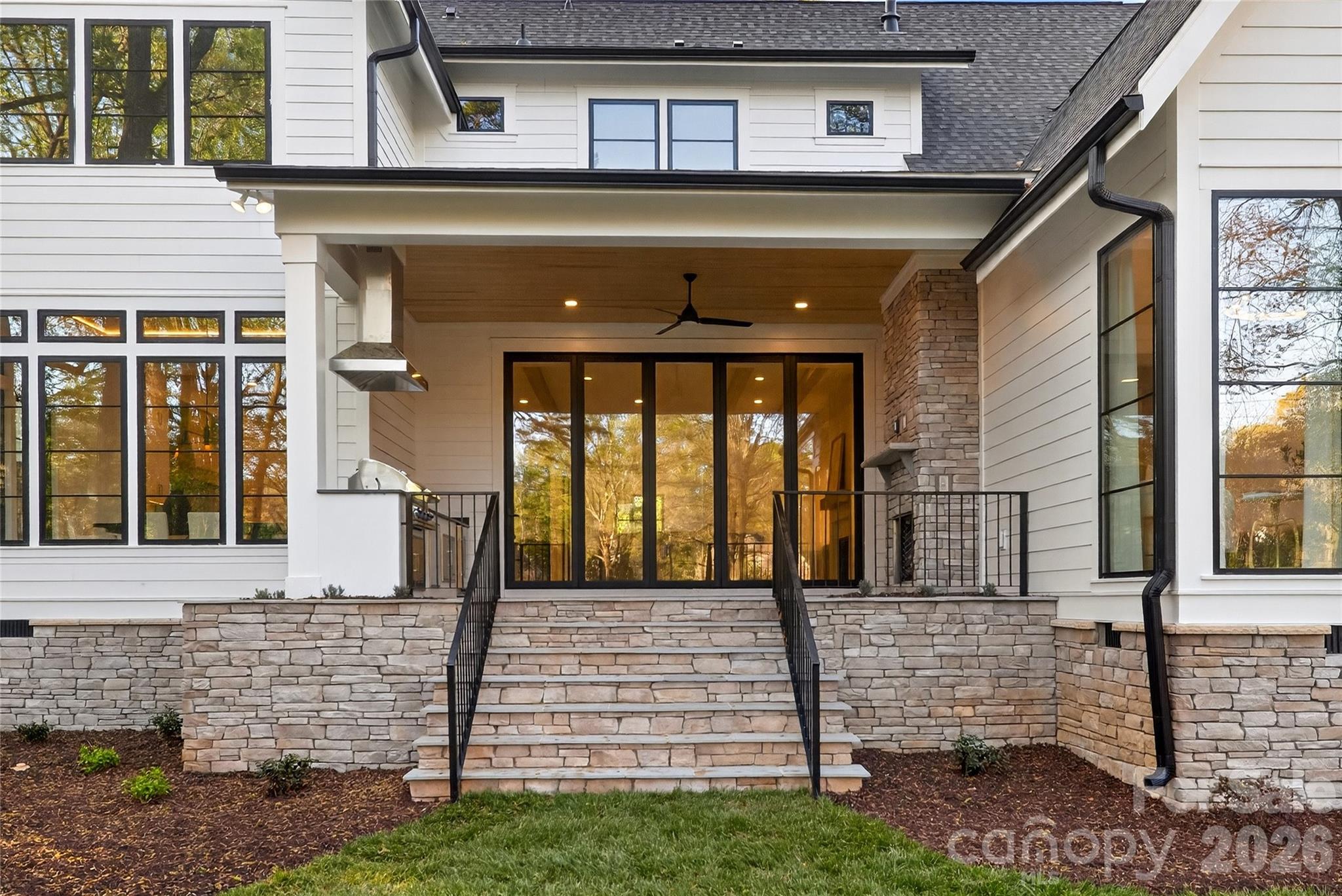 1209 Meadowood Lane