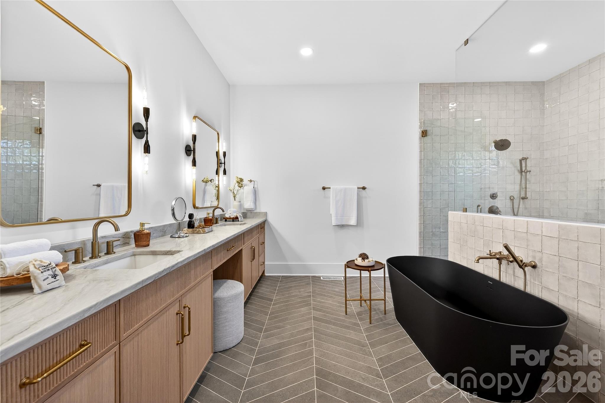 1209 Meadowood Lane