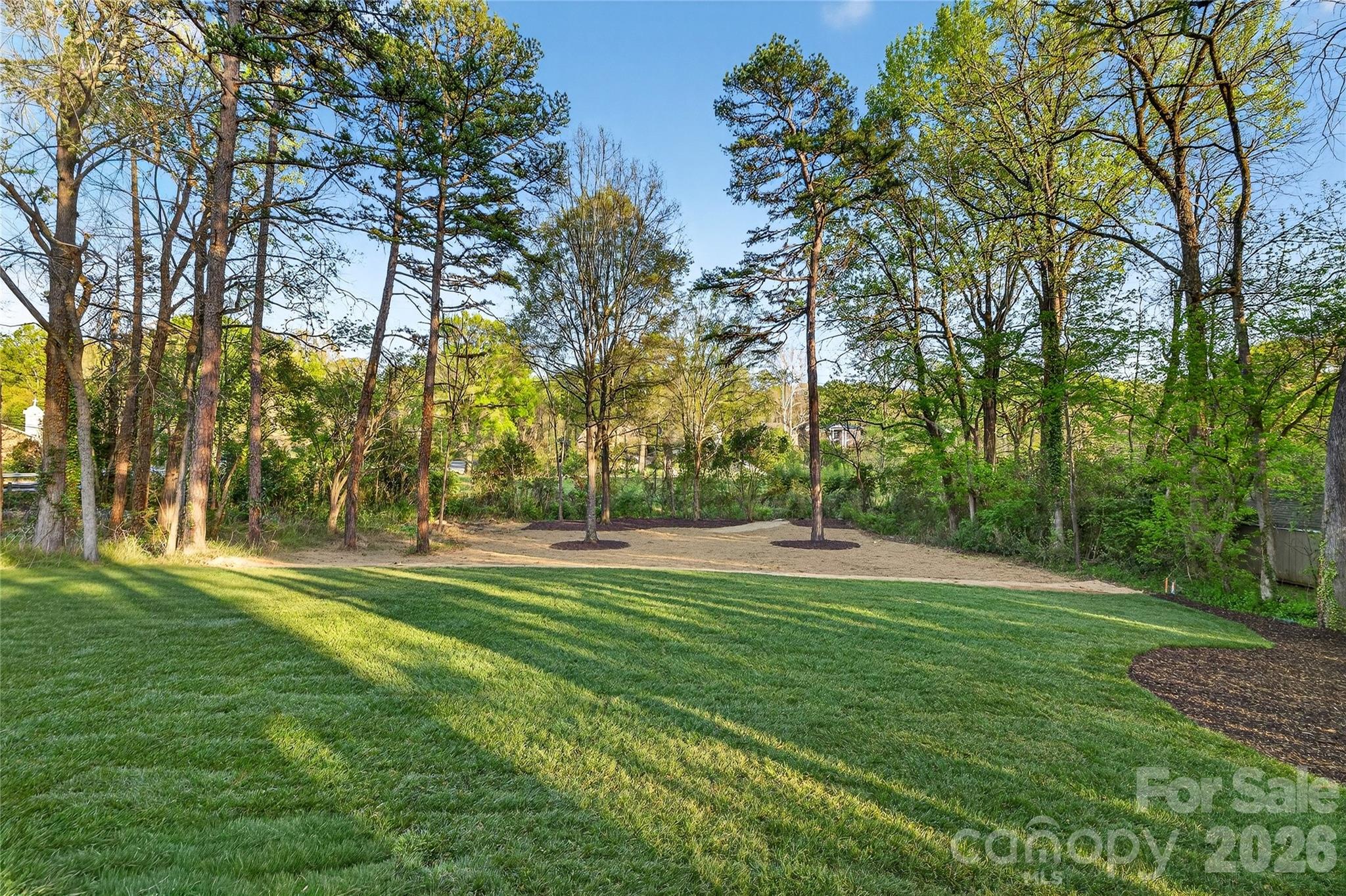 1209 Meadowood Lane