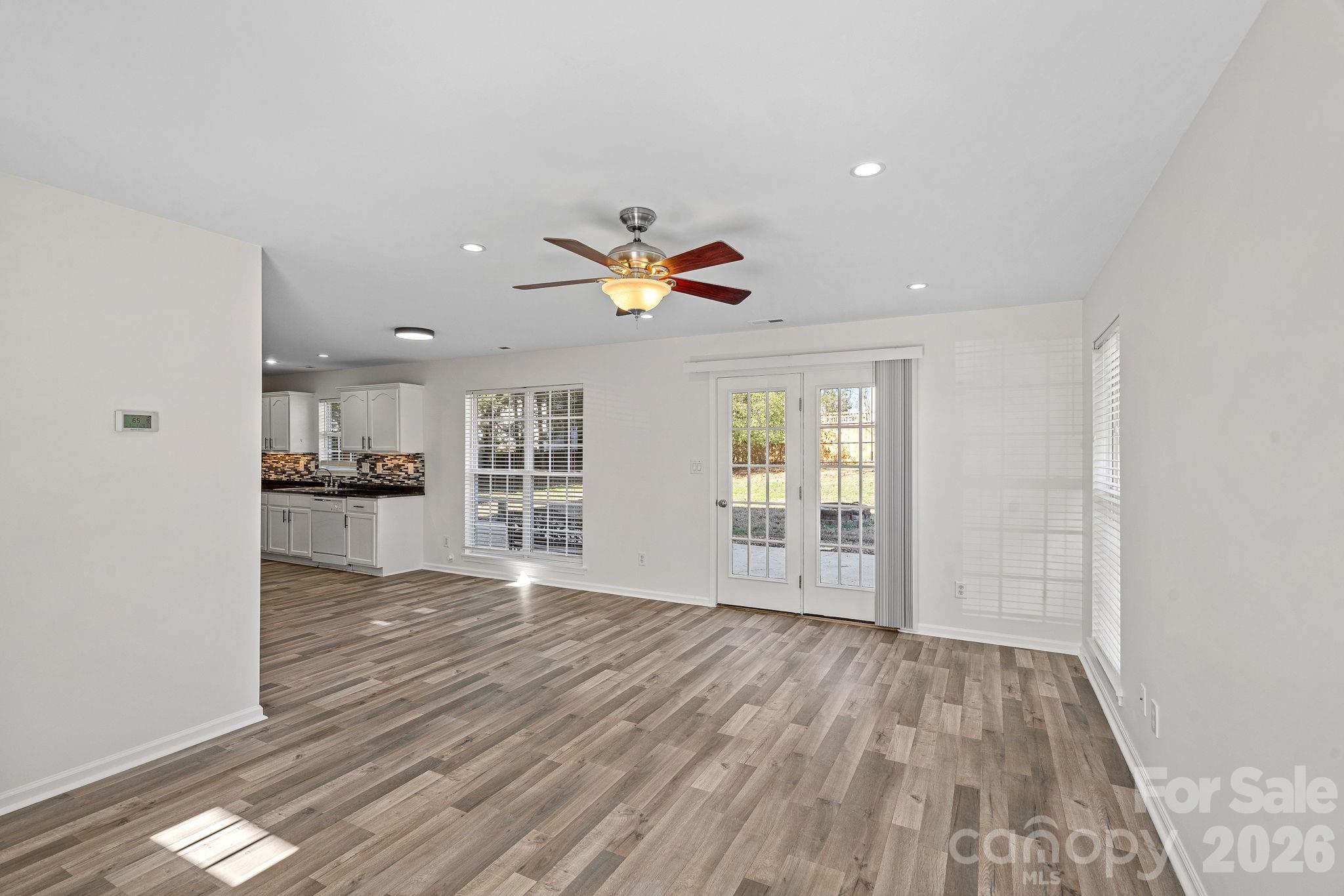 248 Commodore Loop