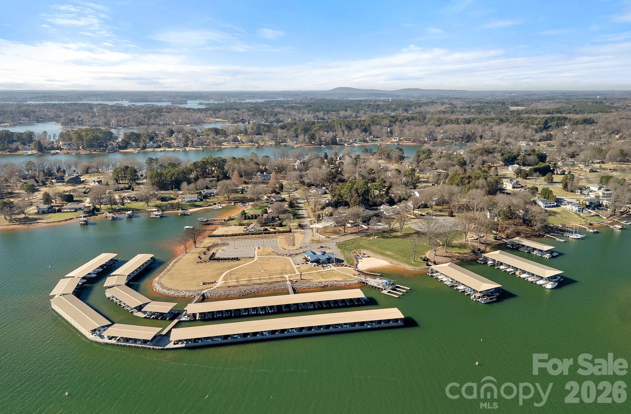 248 Commodore Loop