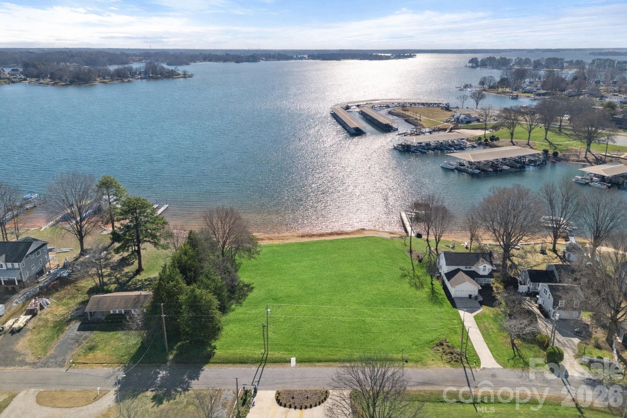 248 Commodore Loop