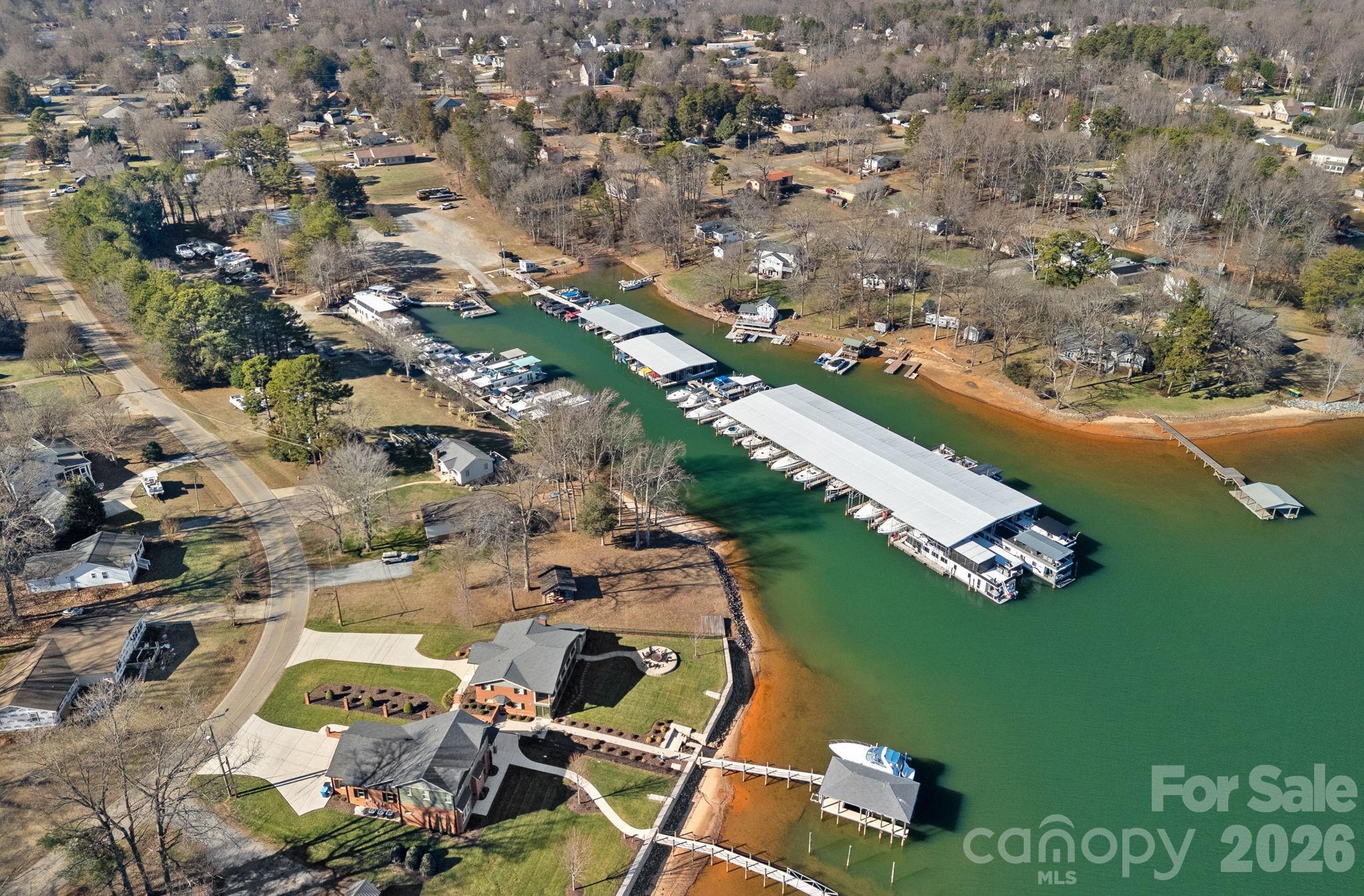 248 Commodore Loop