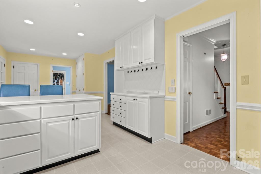 5335 Lansing Drive