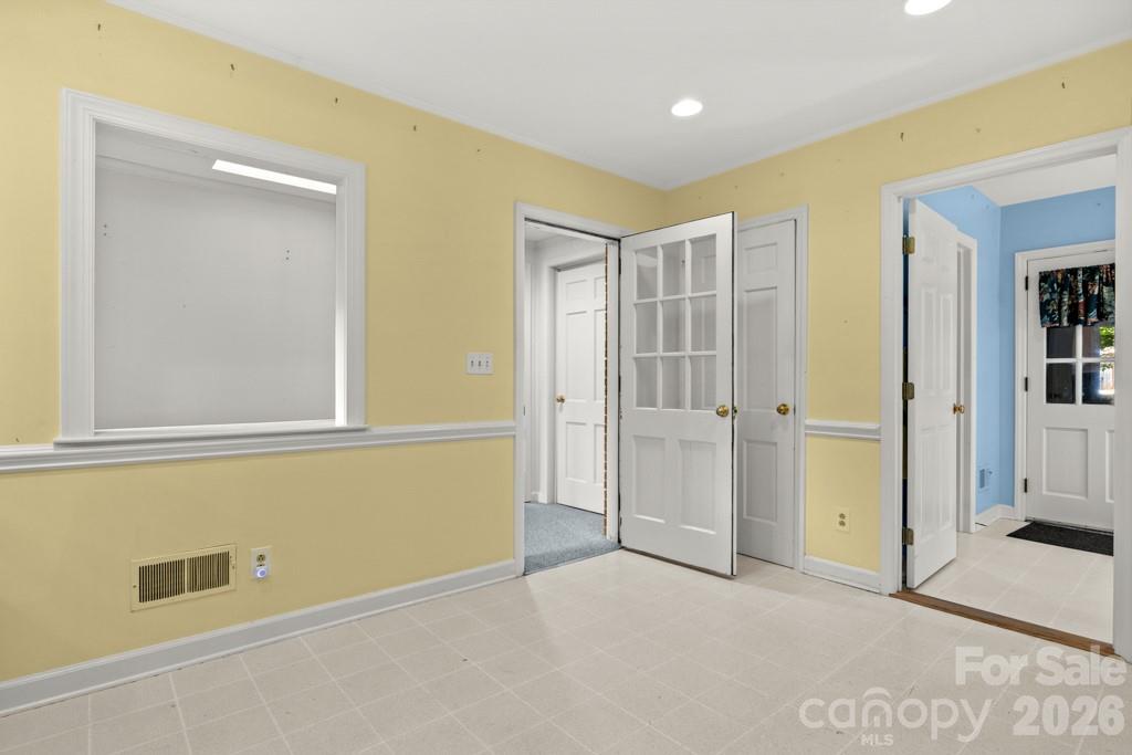 5335 Lansing Drive