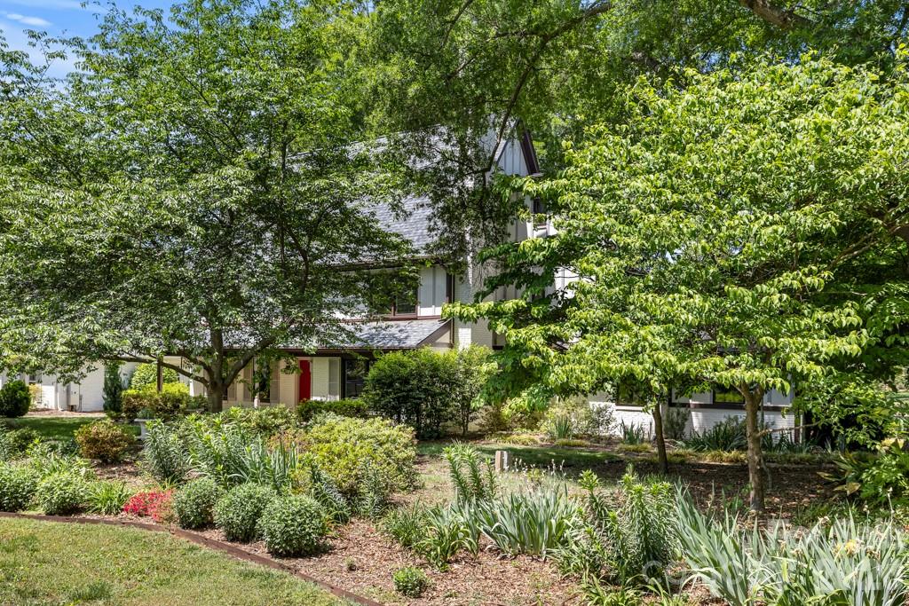 5335 Lansing Drive