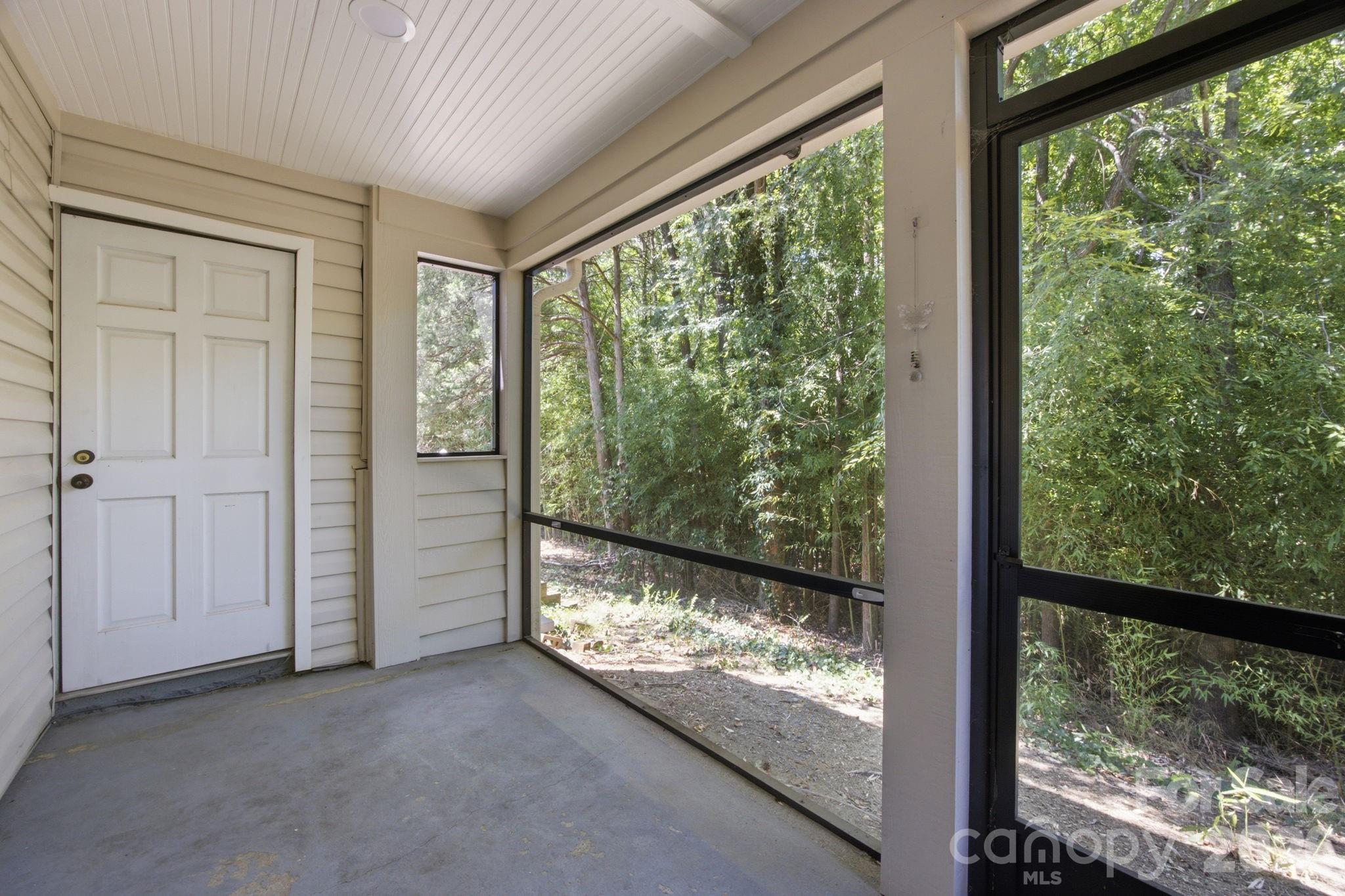 11002 Carmel Crossing Rd