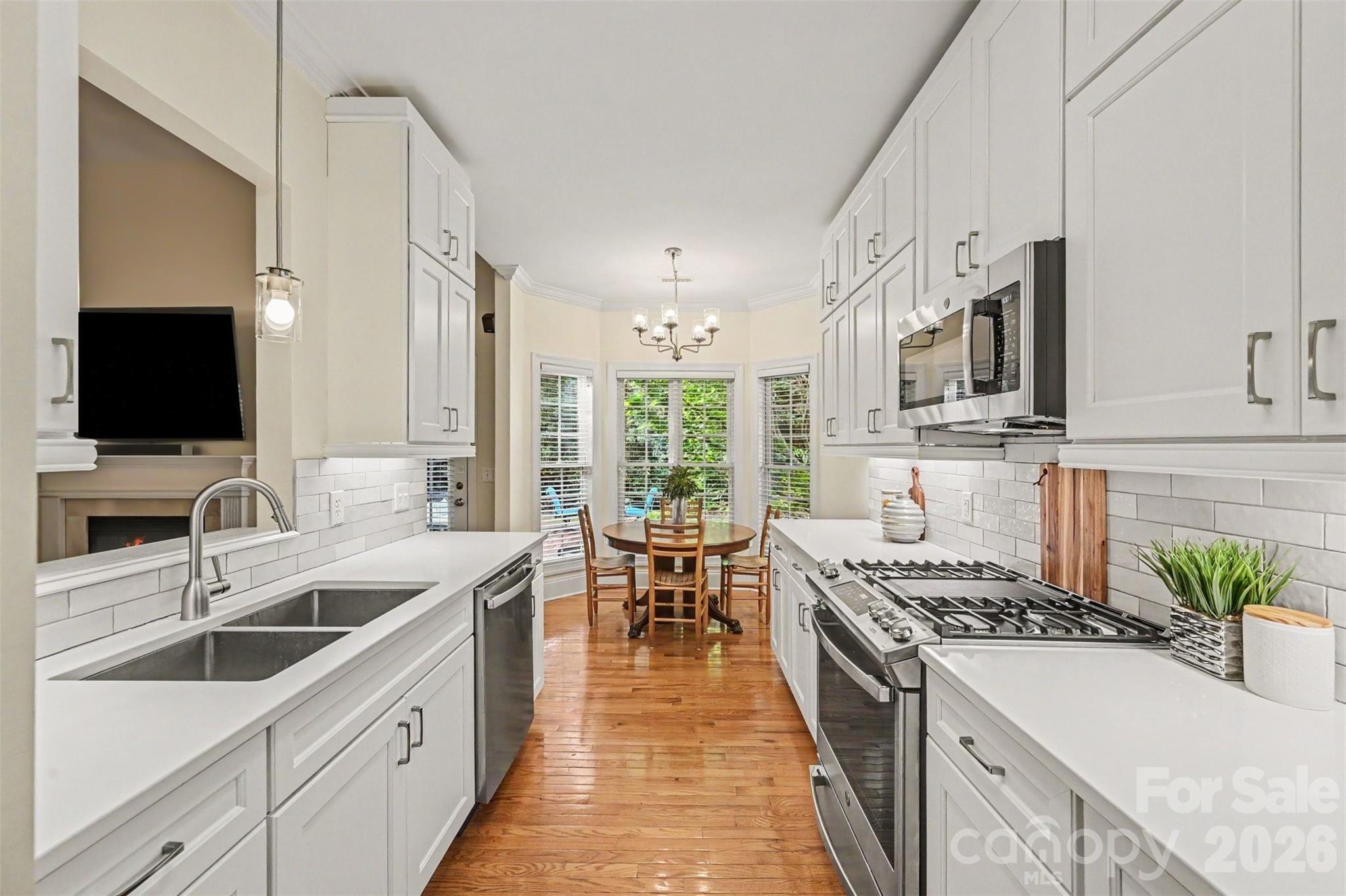 1109 Moray Court