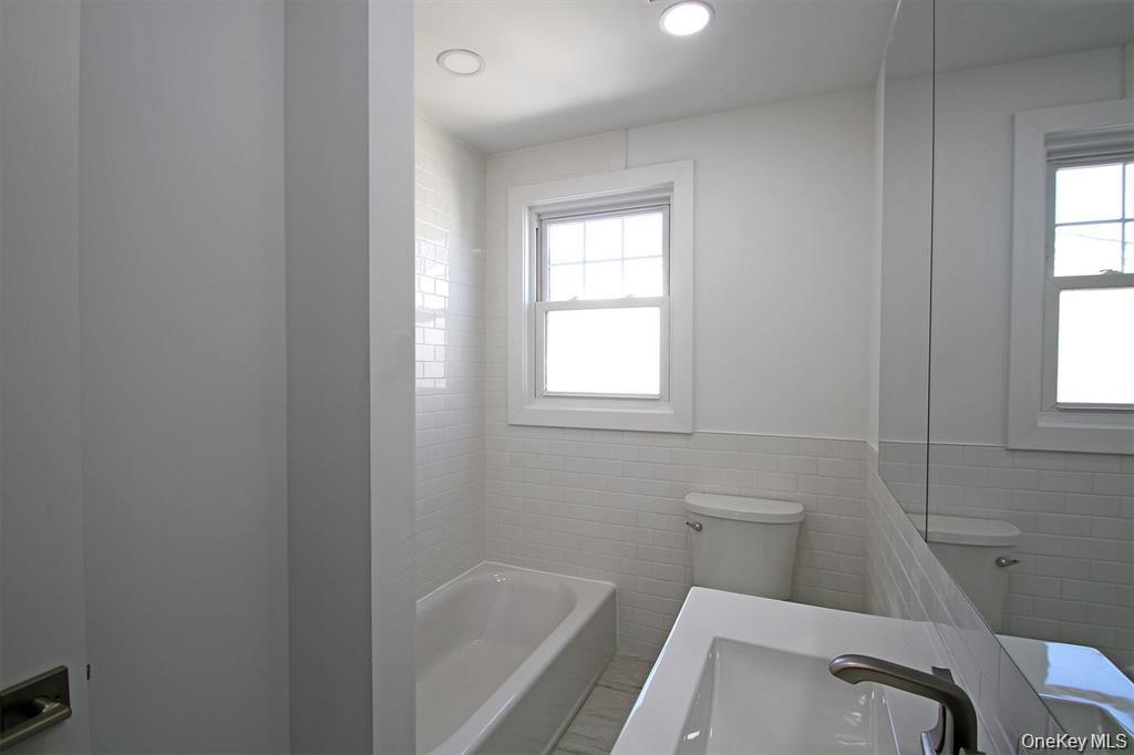 344 Roslyn ave