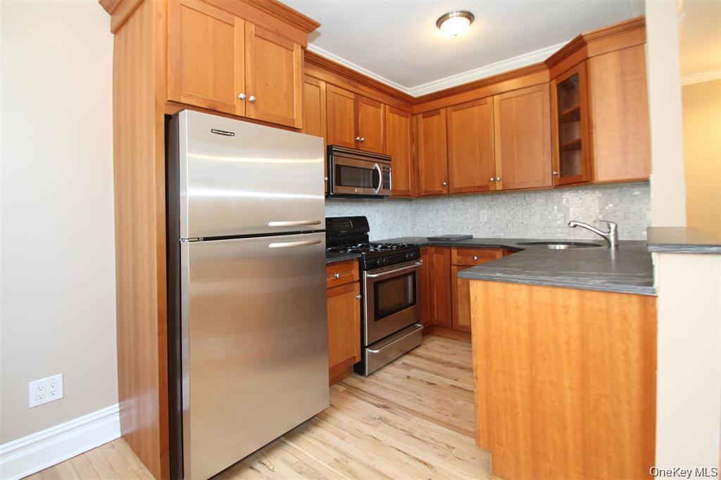 111 7th Street Unit: 202
