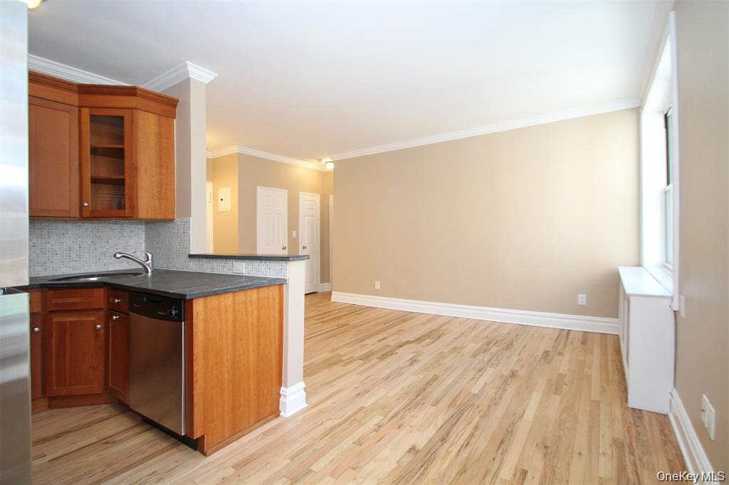 111 7th Street Unit: 202
