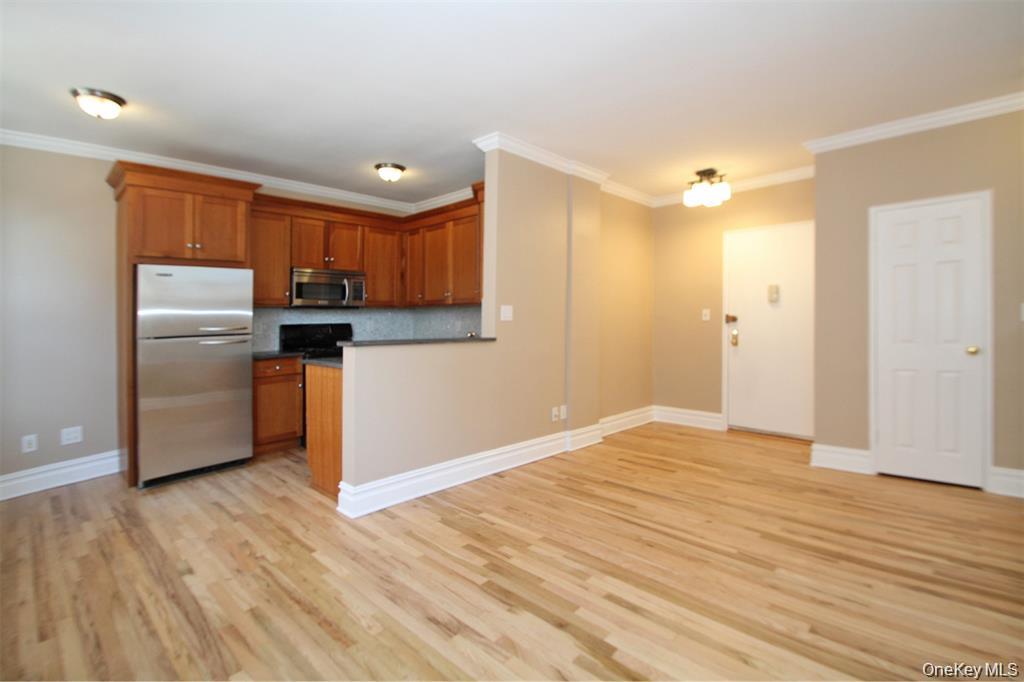 111 7th Street Unit: 202