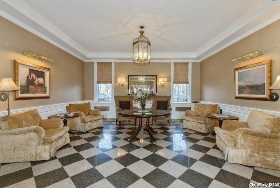 111 7th Street Unit: 202