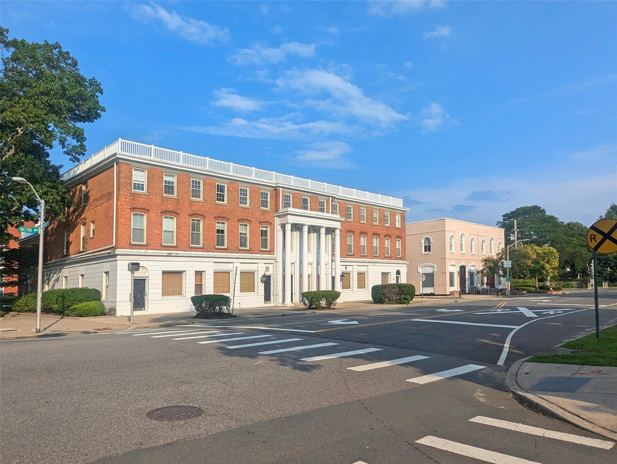 59-65 Hilton Avenue