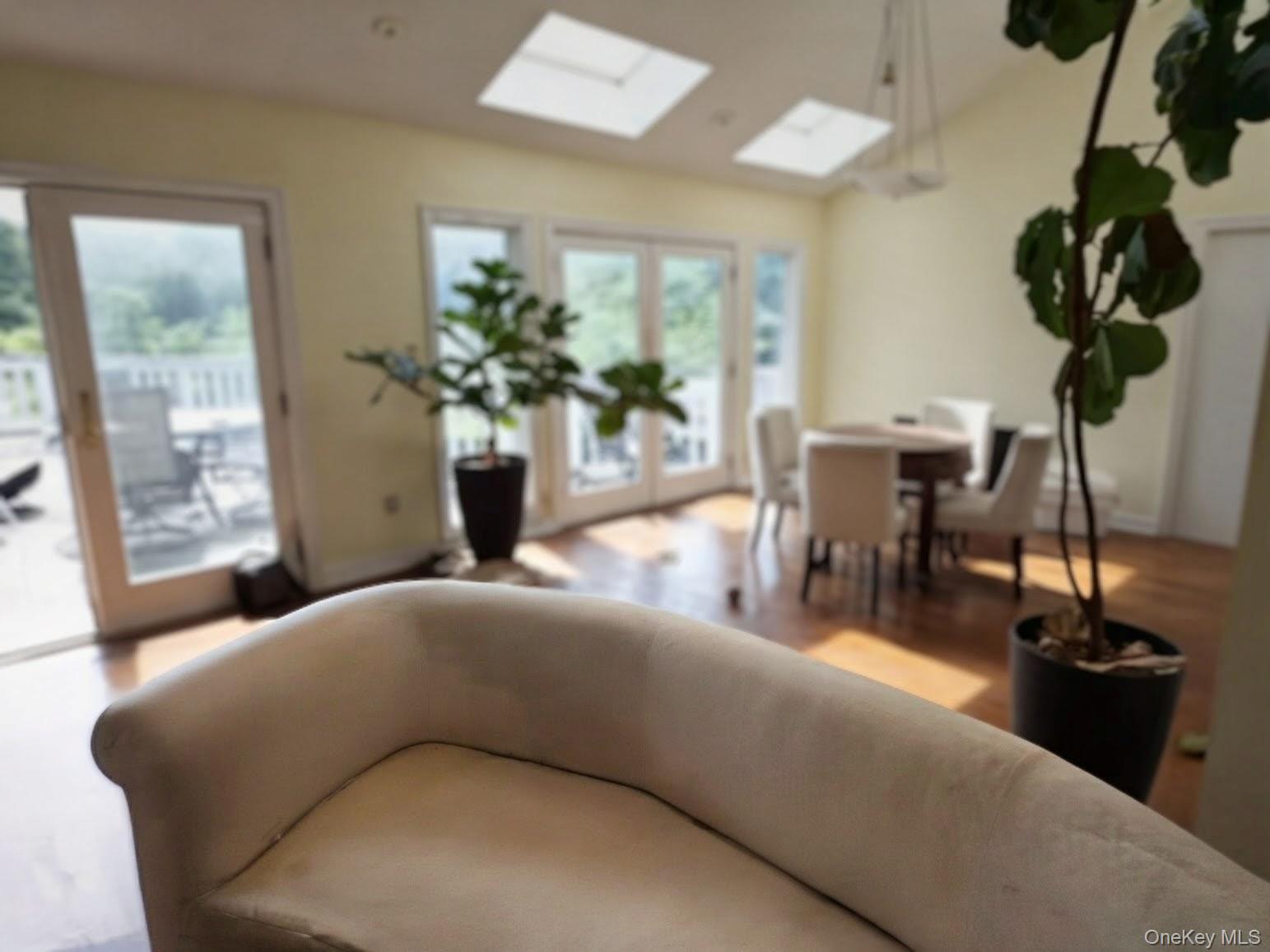 6 Bostwick Lane