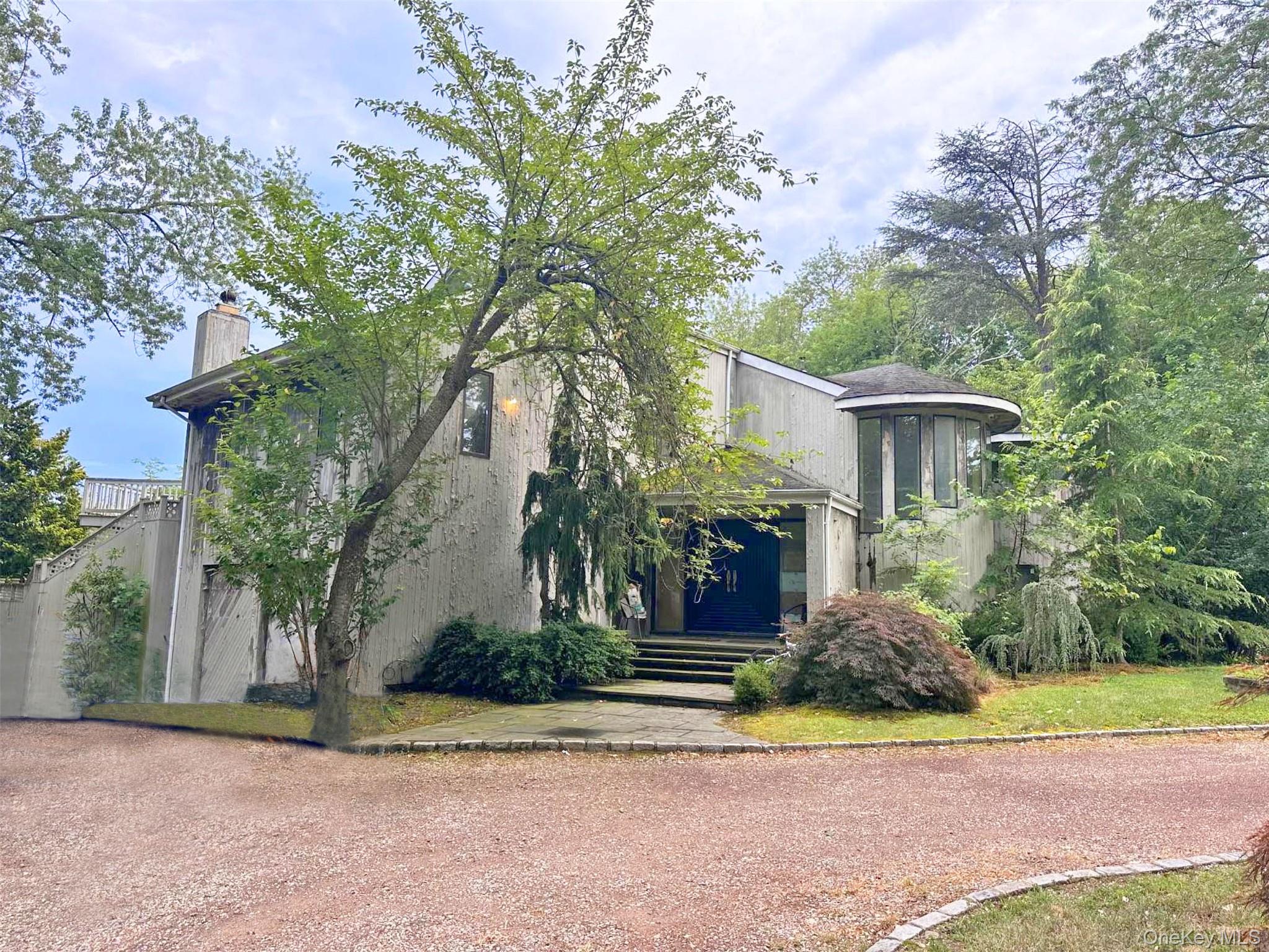 6 Bostwick Lane