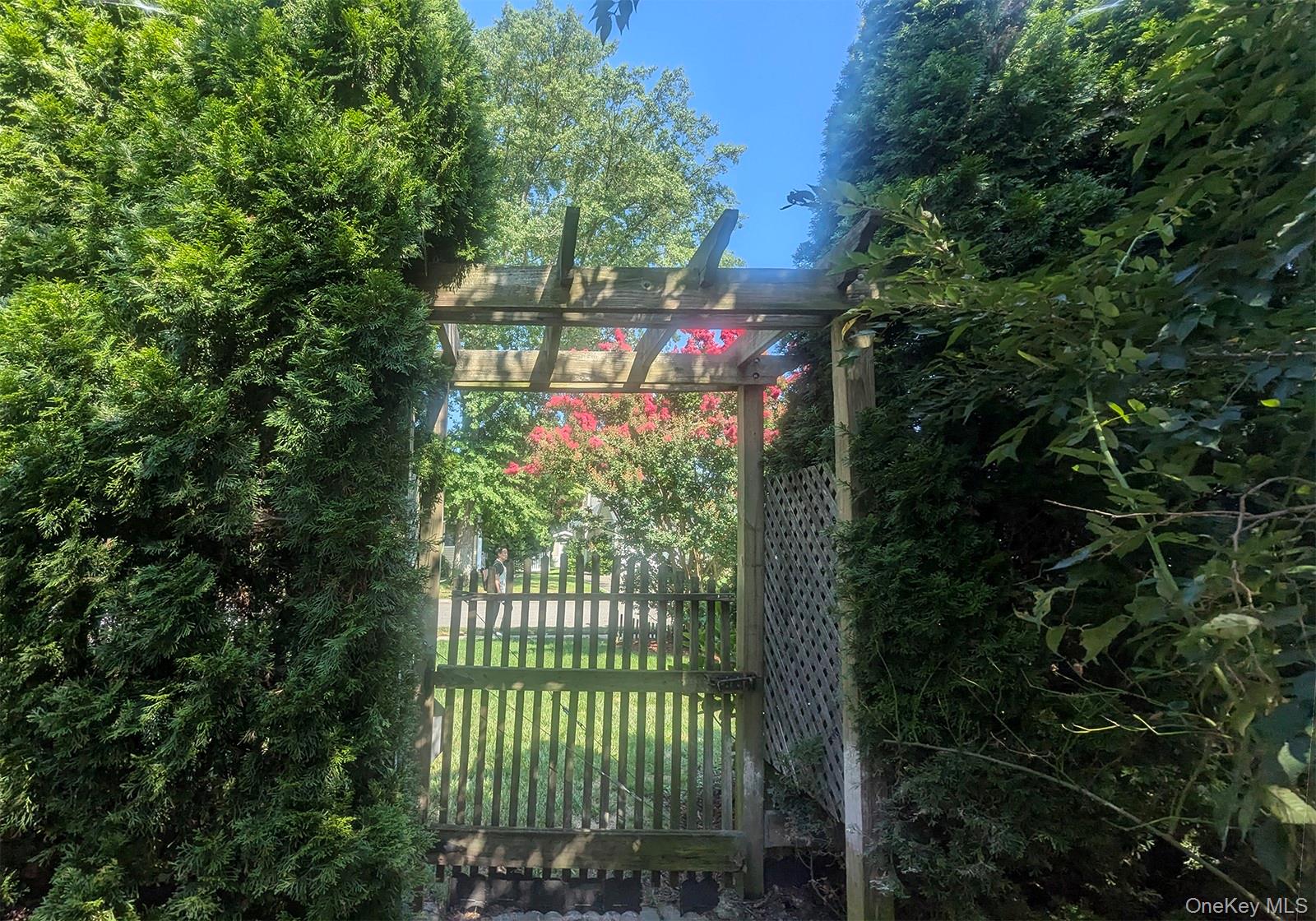 48 Bayberry Avenue