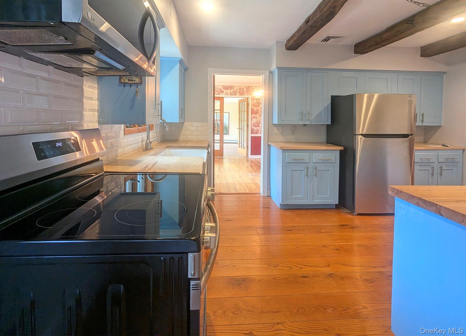 48 Bayberry Avenue