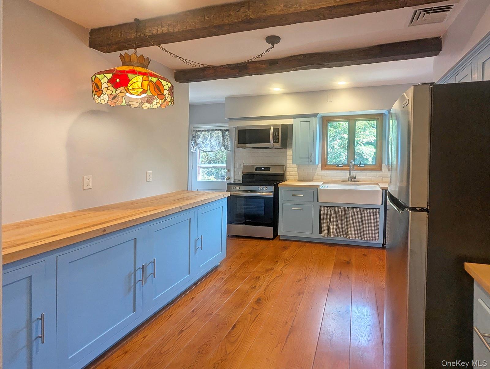 48 Bayberry Avenue