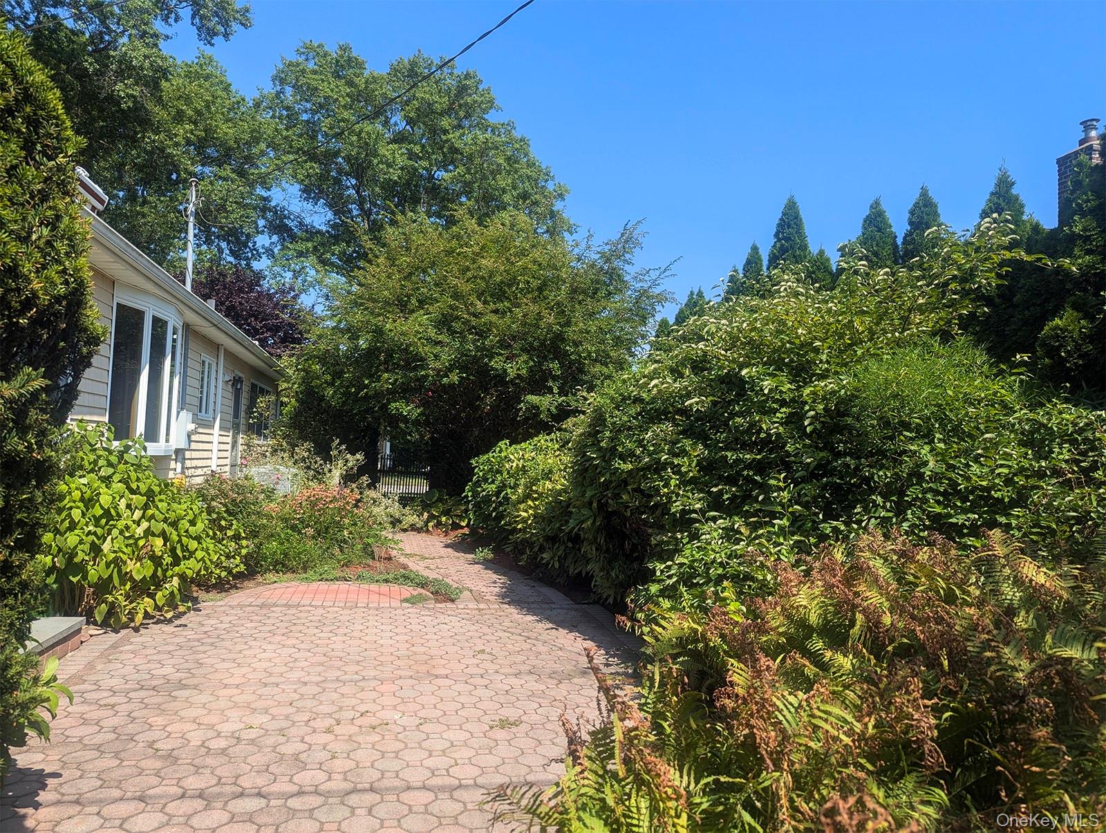 48 Bayberry Avenue
