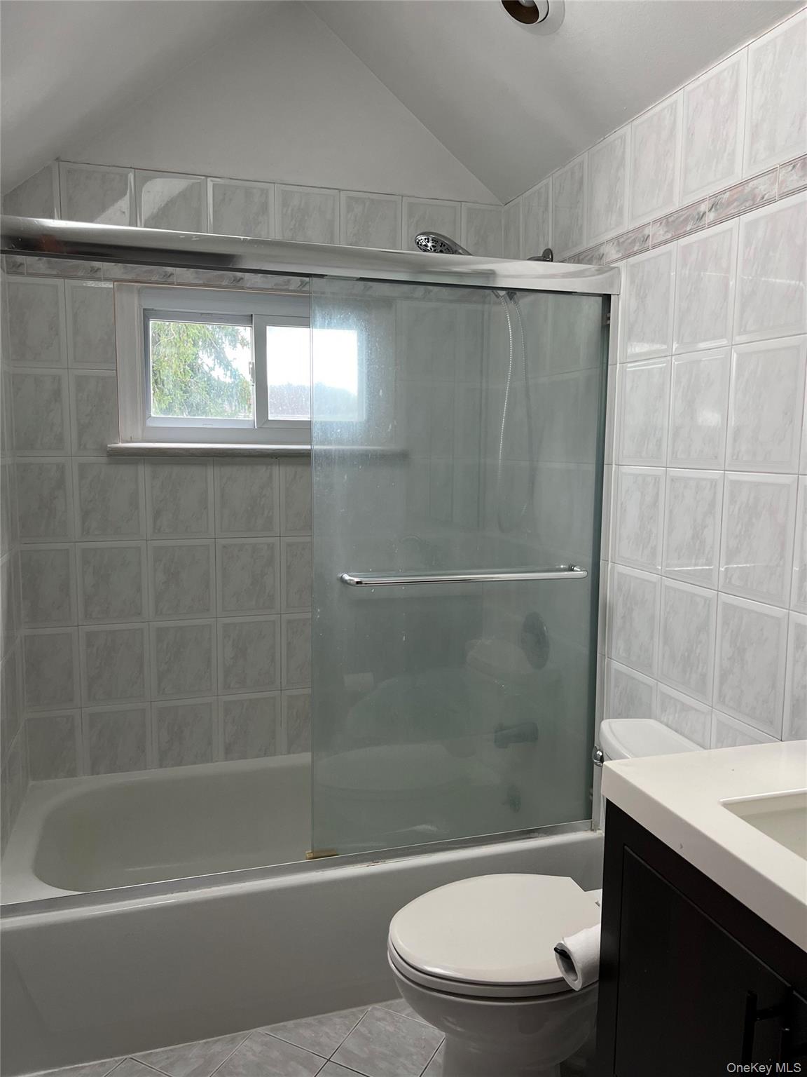 456 Burkhard Avenue Unit: 2nd