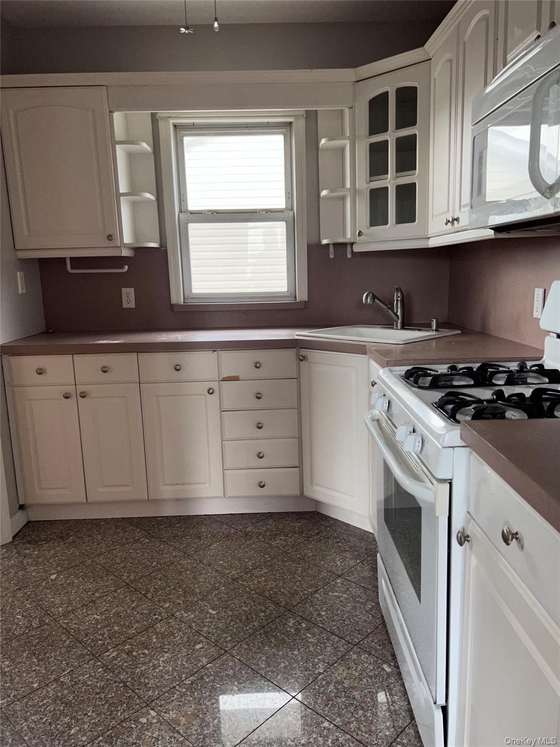 456 Burkhard Avenue Unit: 2nd