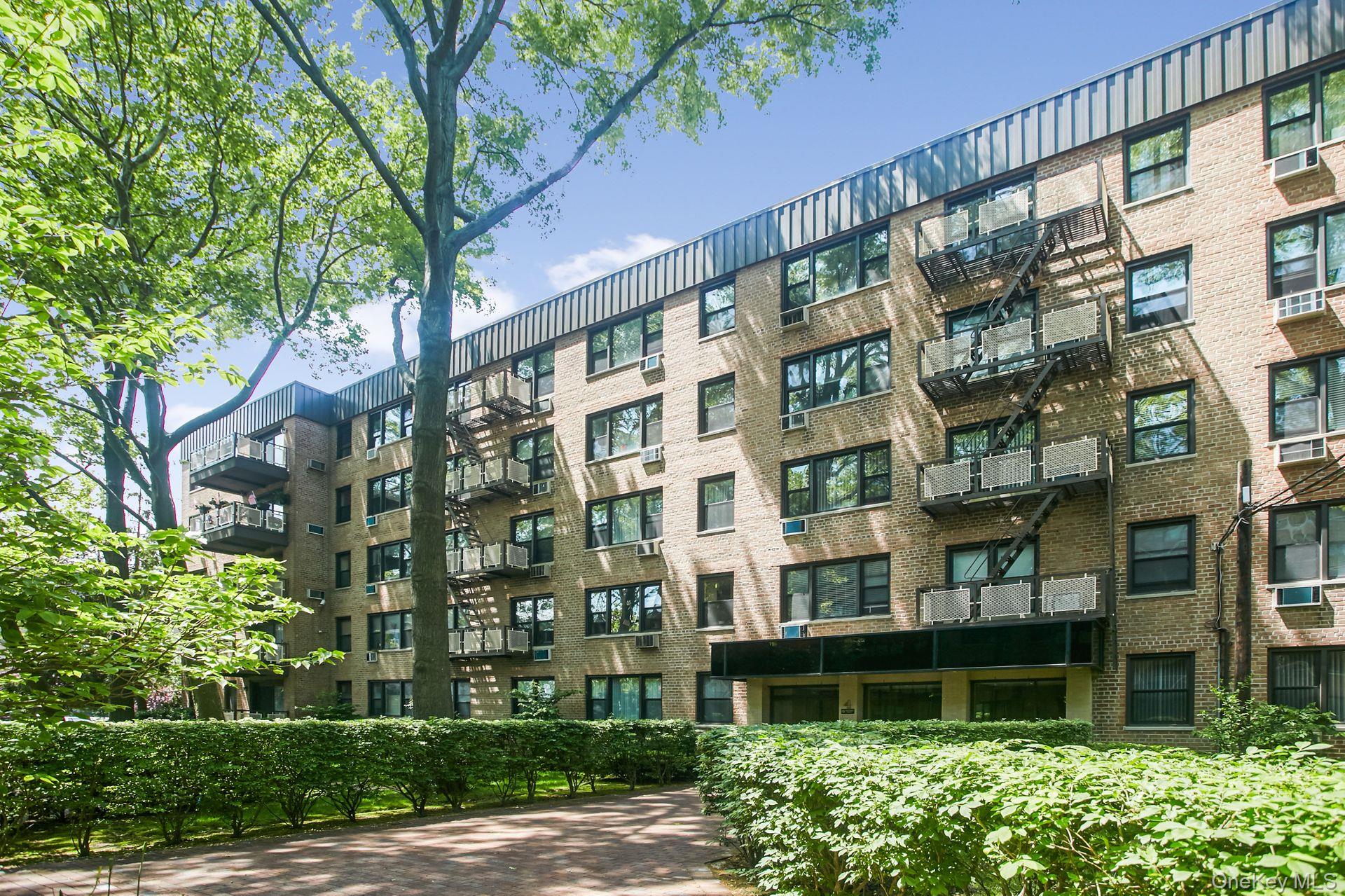 4 Birchwood Court Unit: 3J