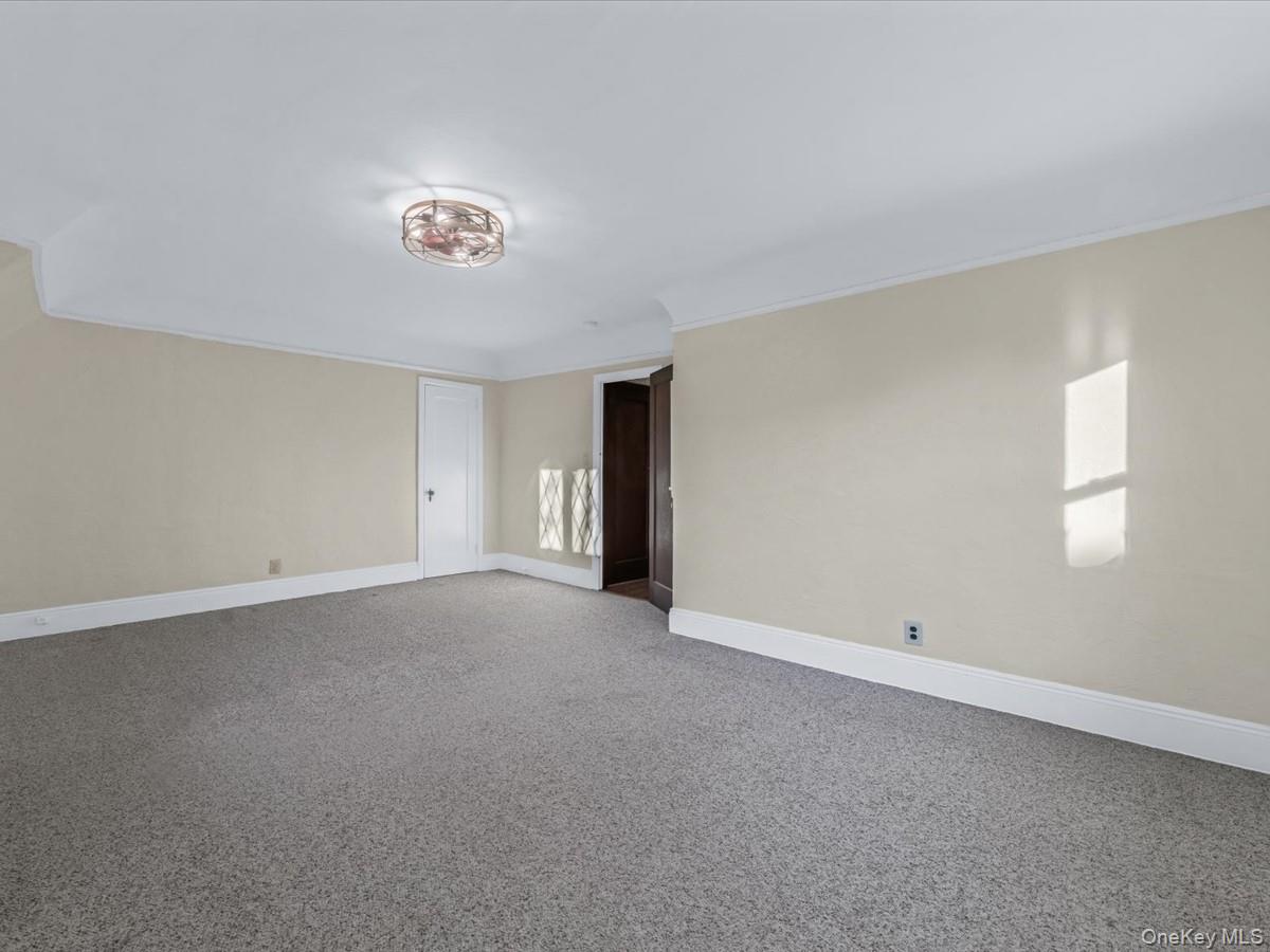 16 Kenilworth Road