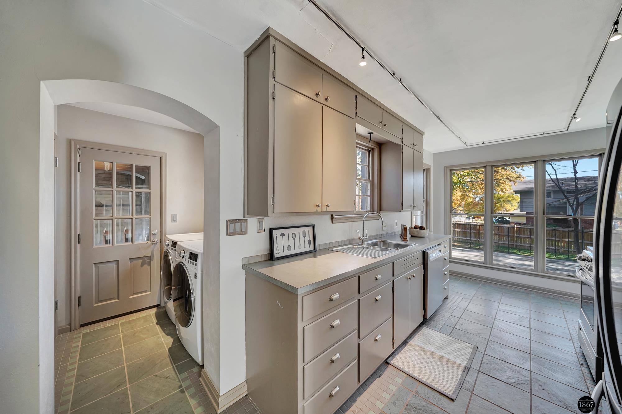 300 S Cotner Boulevard