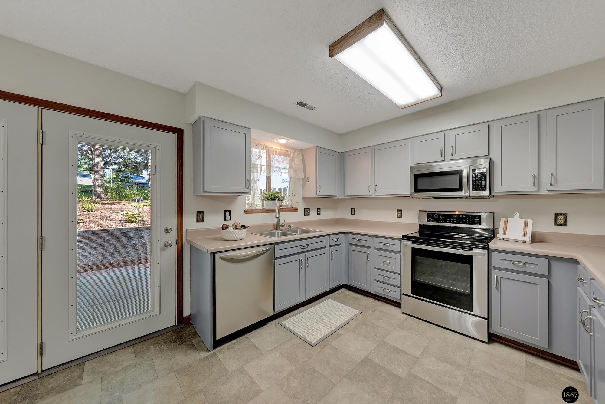 4725 Bel-Ridge Drive