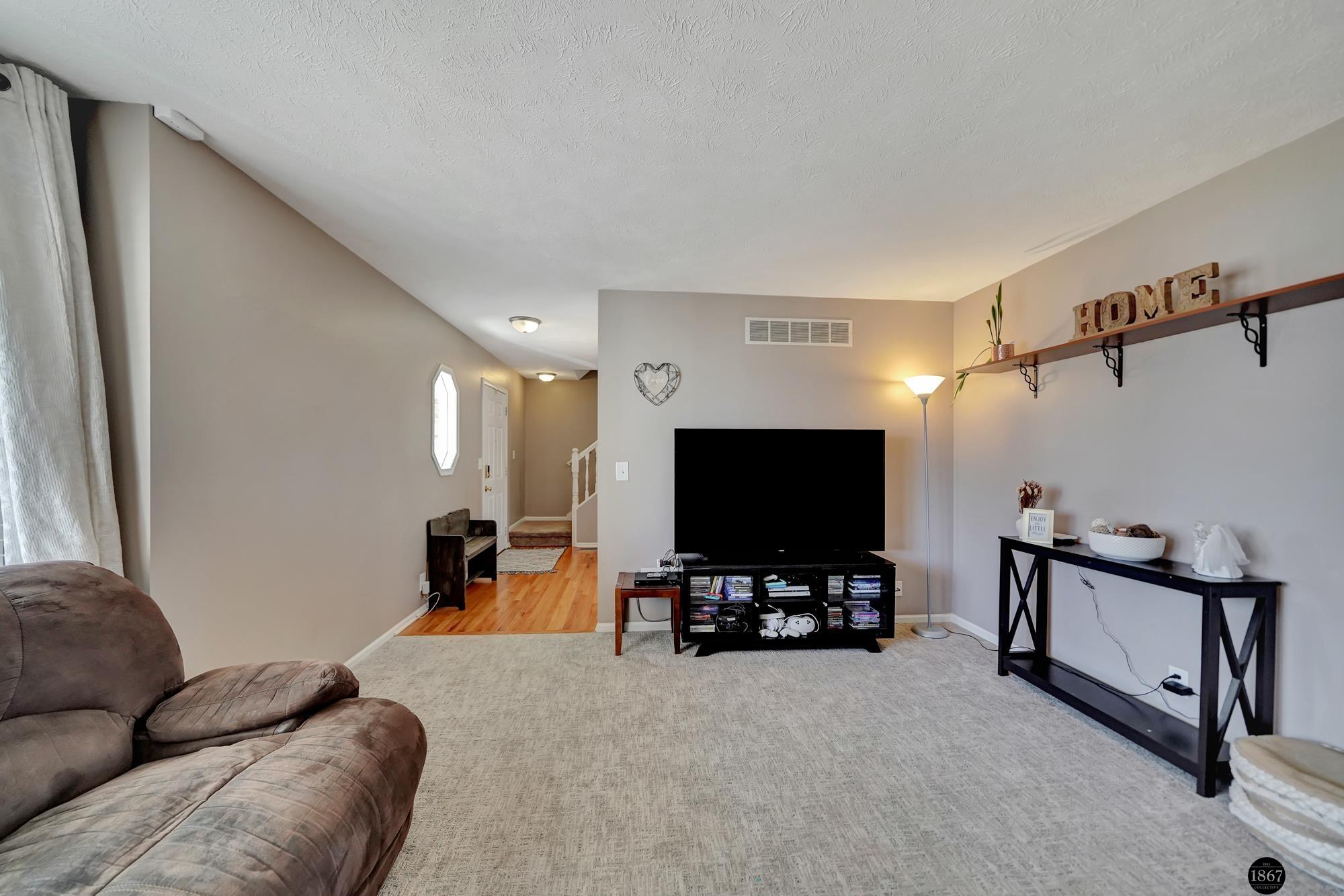 7045 Beaver Hollow Circle