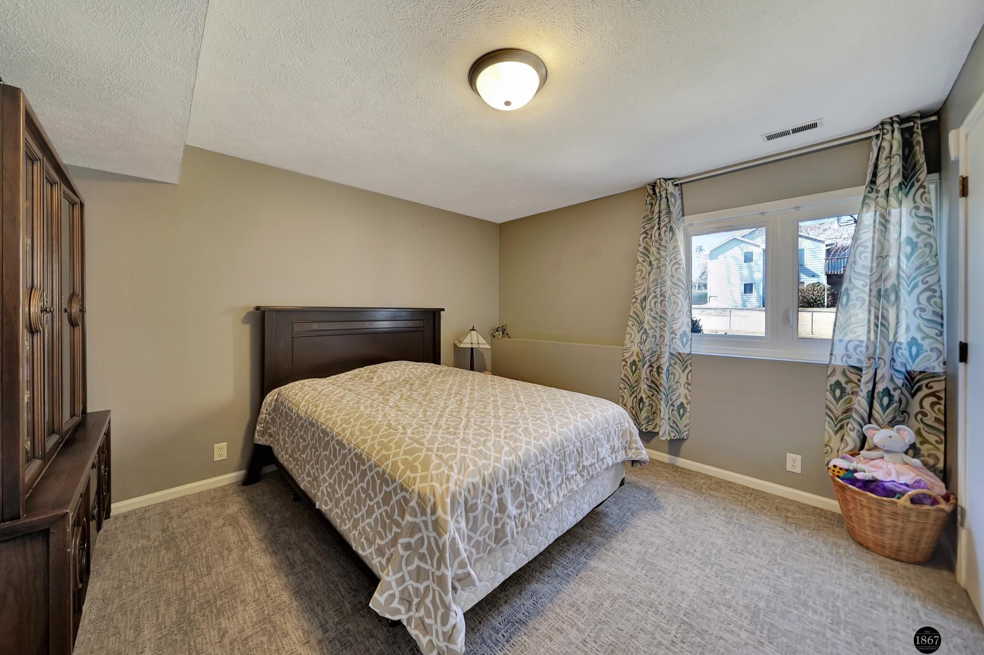 7045 Beaver Hollow Circle