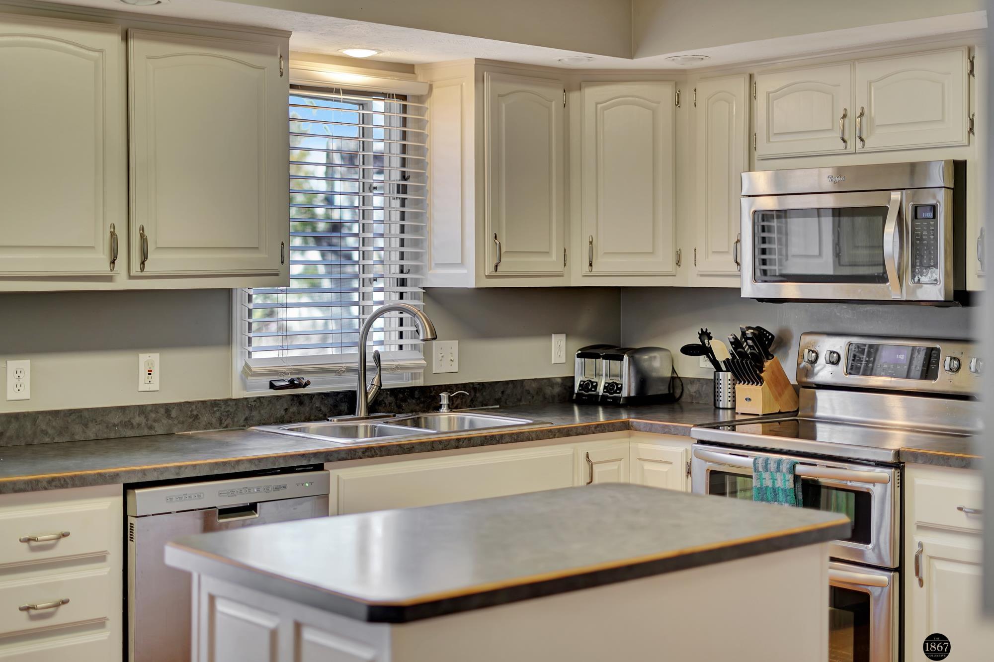 7045 Beaver Hollow Circle