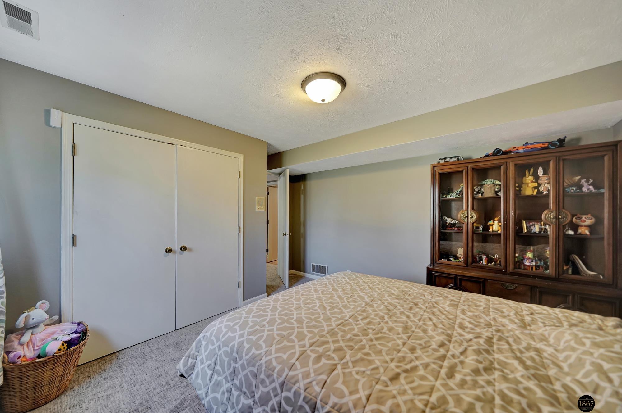 7045 Beaver Hollow Circle