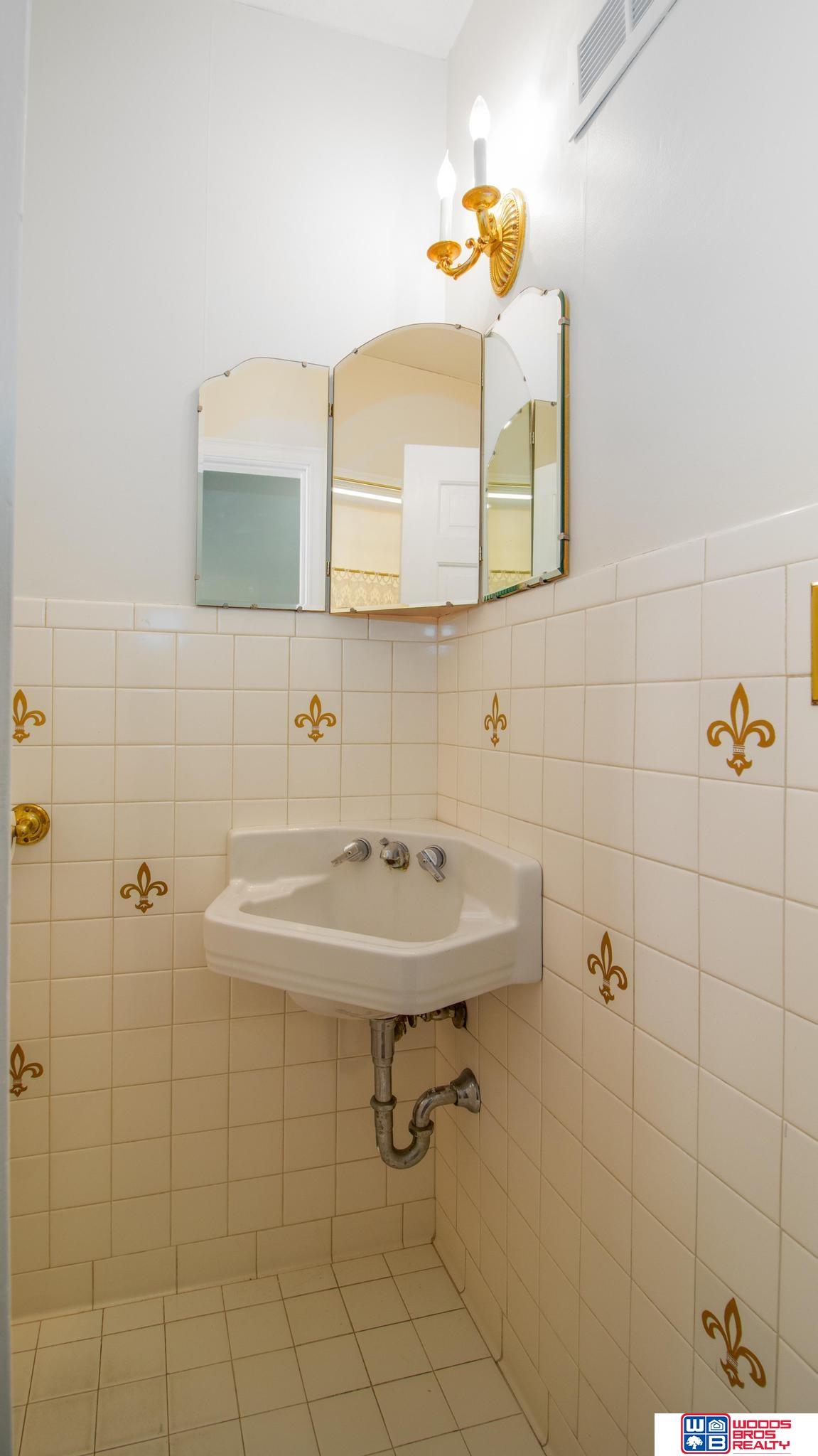 2830 Woodsdale Boulevard