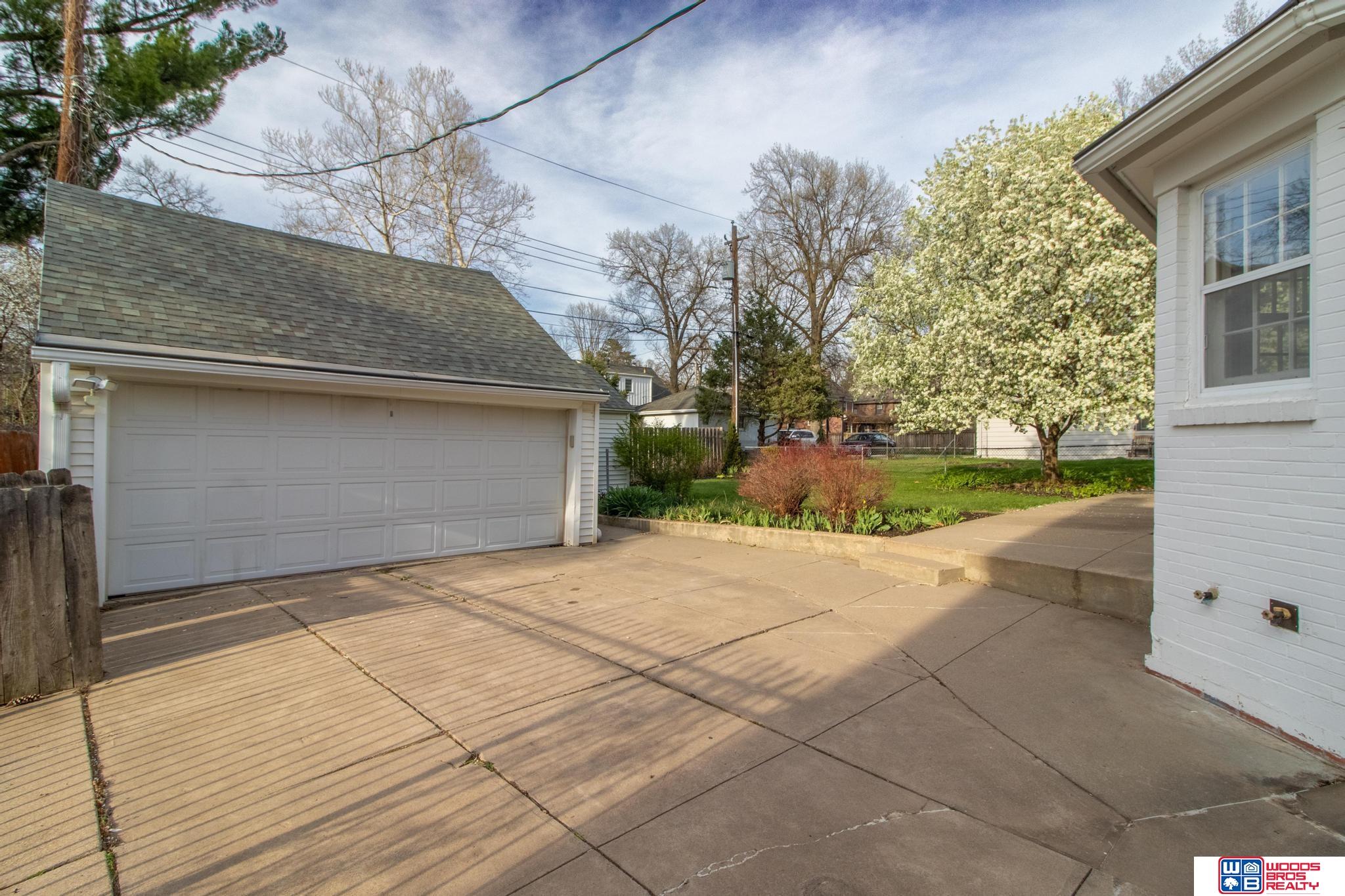 2830 Woodsdale Boulevard