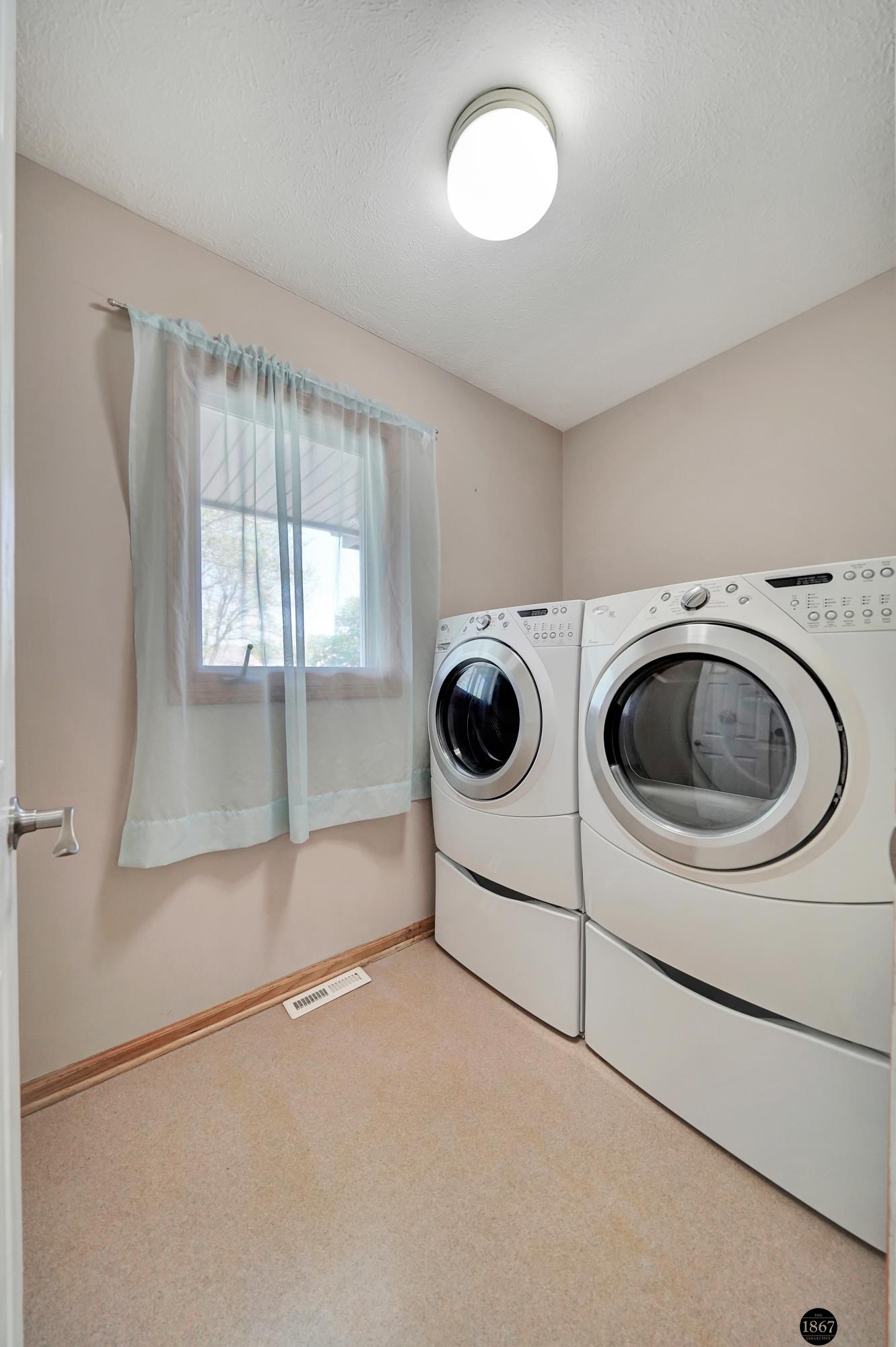 7233 Beaver Hollow Circle