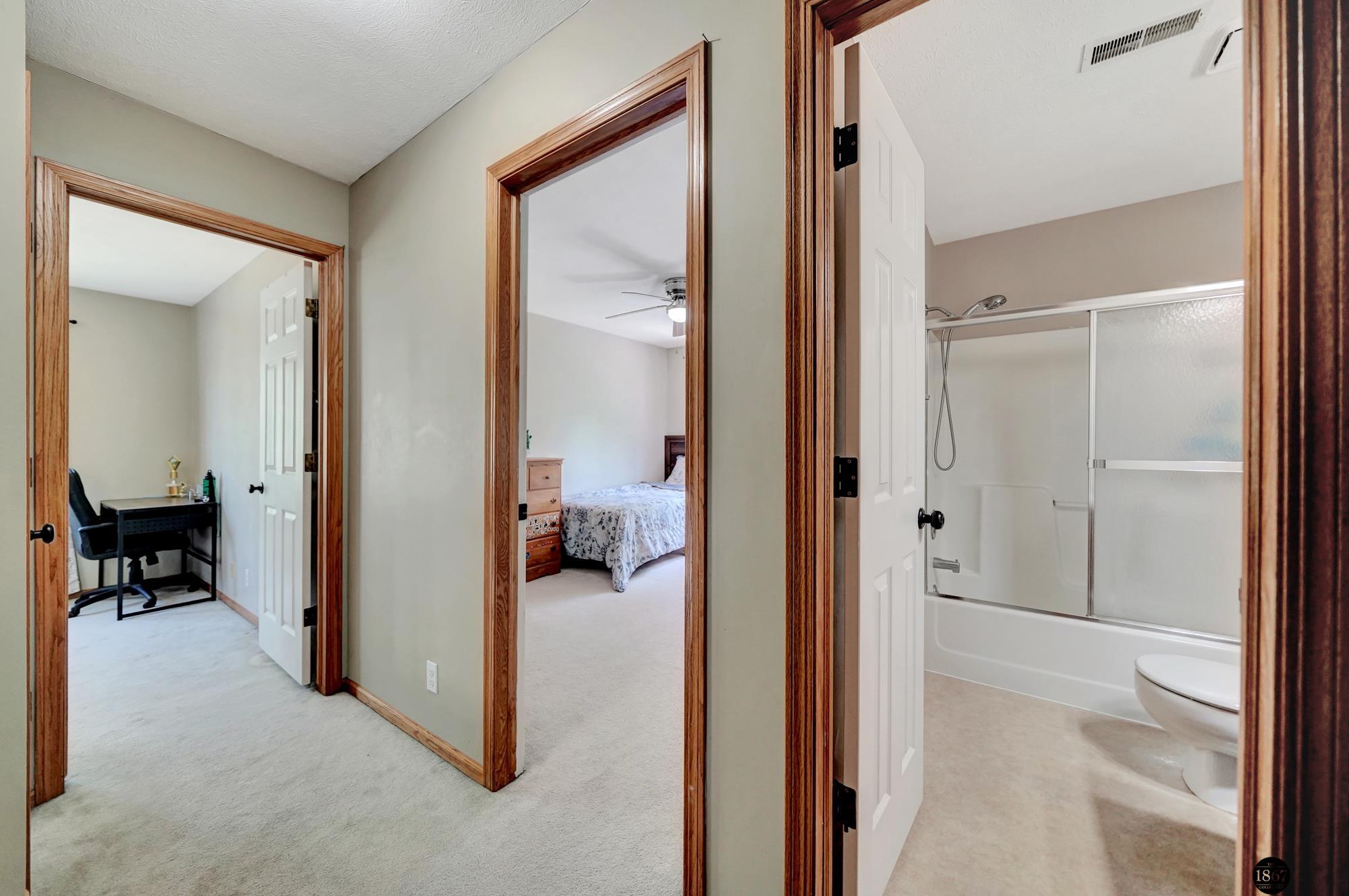 7233 Beaver Hollow Circle