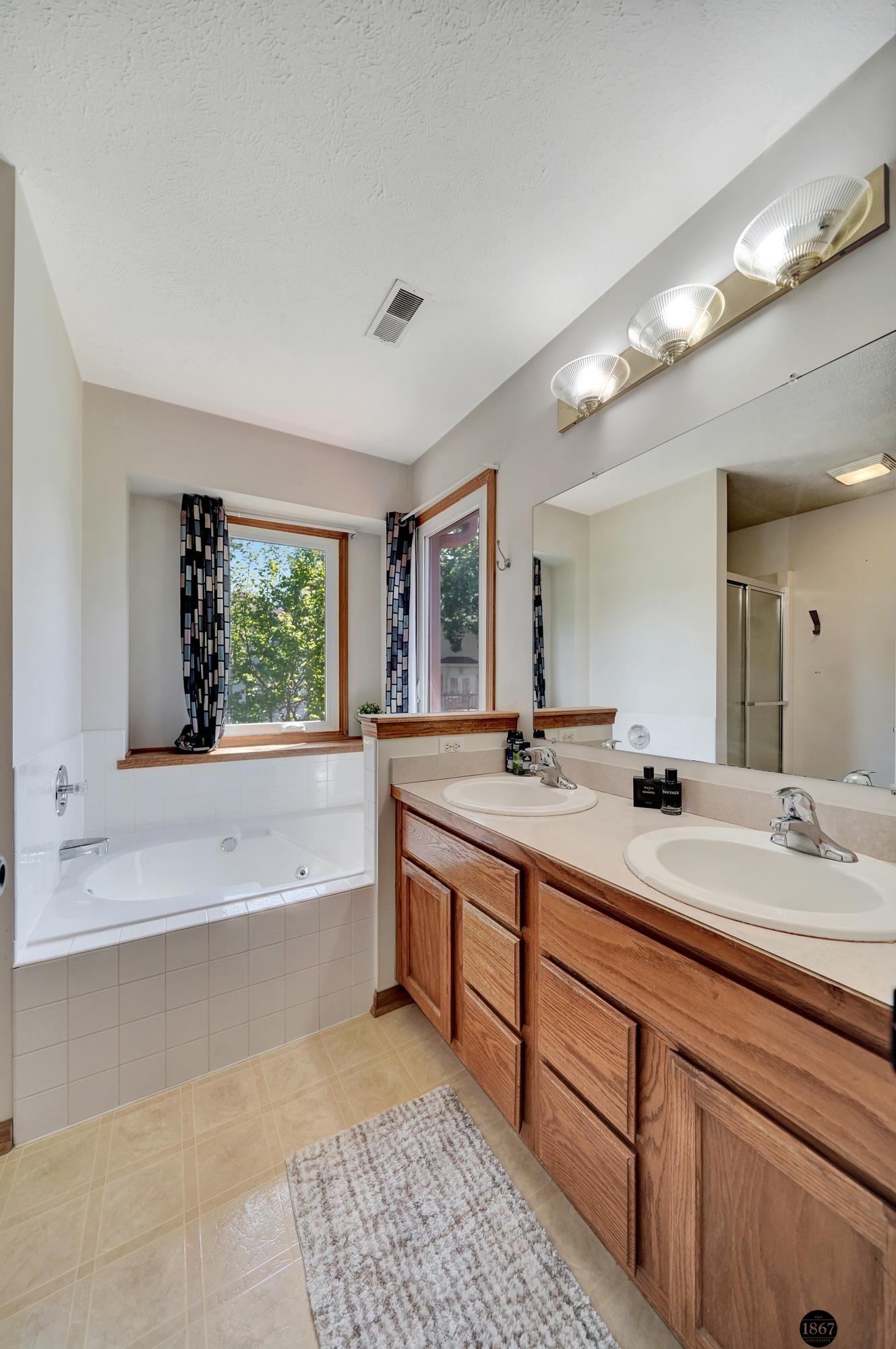 7233 Beaver Hollow Circle