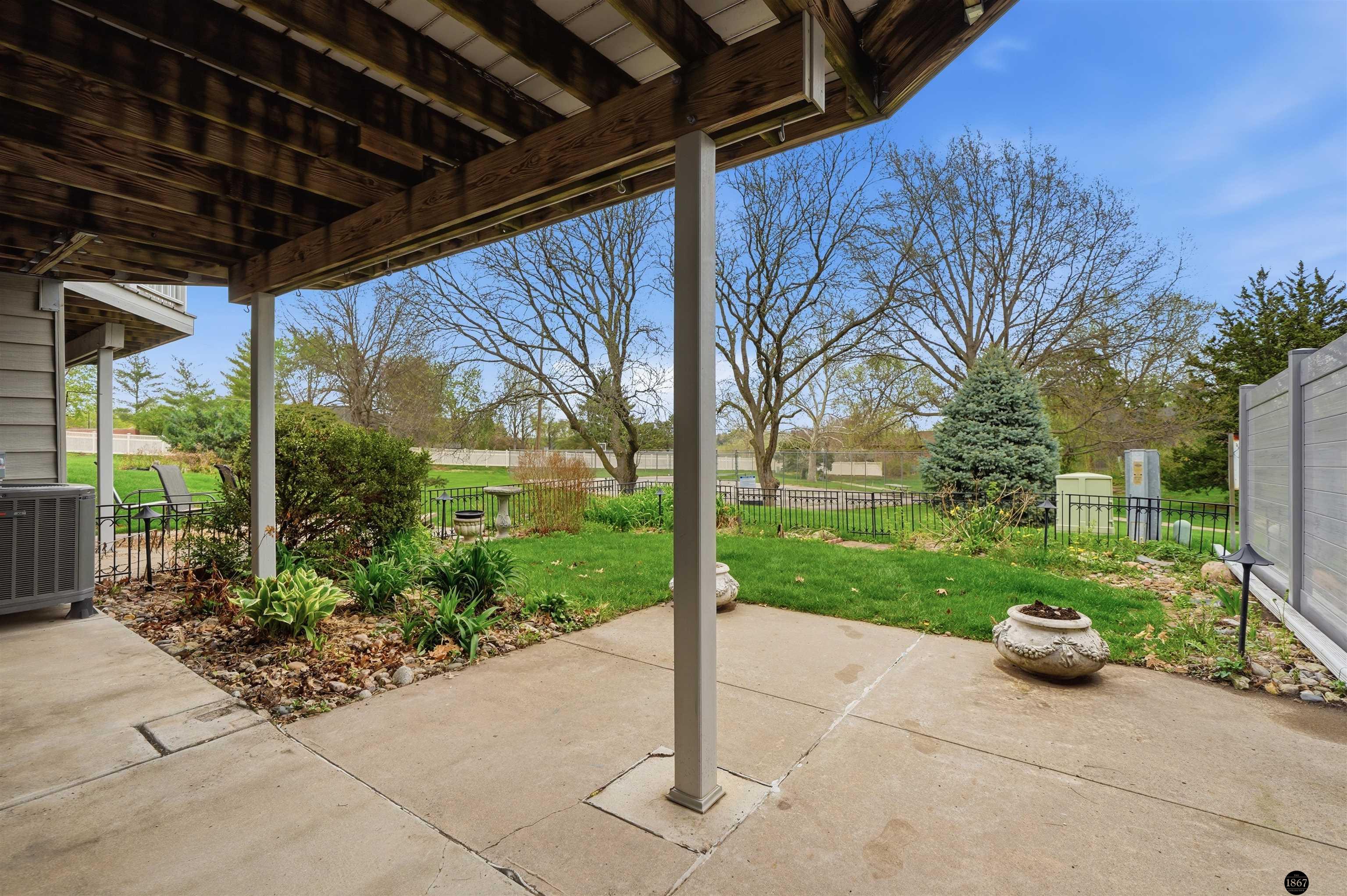 5852 Locust Street